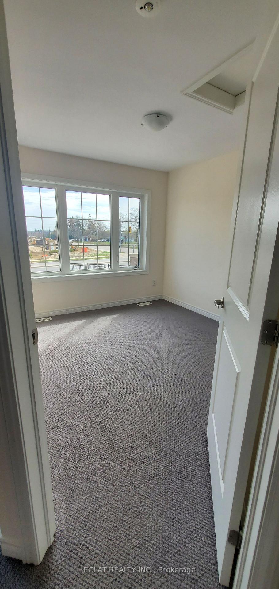 Photo 11 of 361 Raymond Road, Hamilton, Ancaster — HOMEH