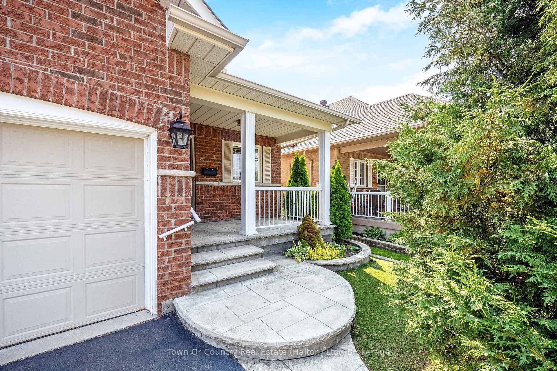 Photo 3 of 330 Centennial Forest Drive, Milton, Timberlea — HOMEH