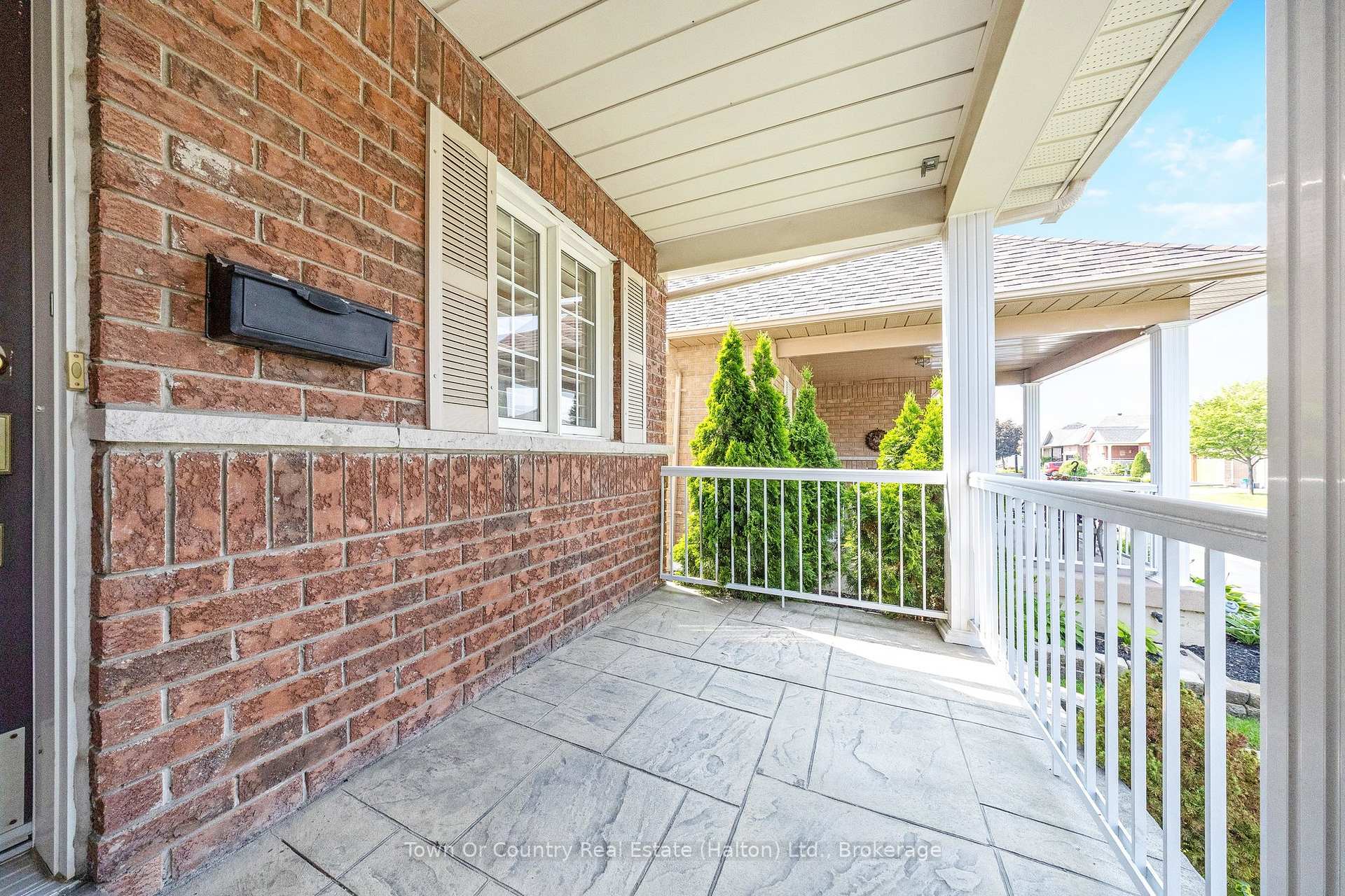 Photo 4 of 330 Centennial Forest Drive, Milton, Timberlea — HOMEH