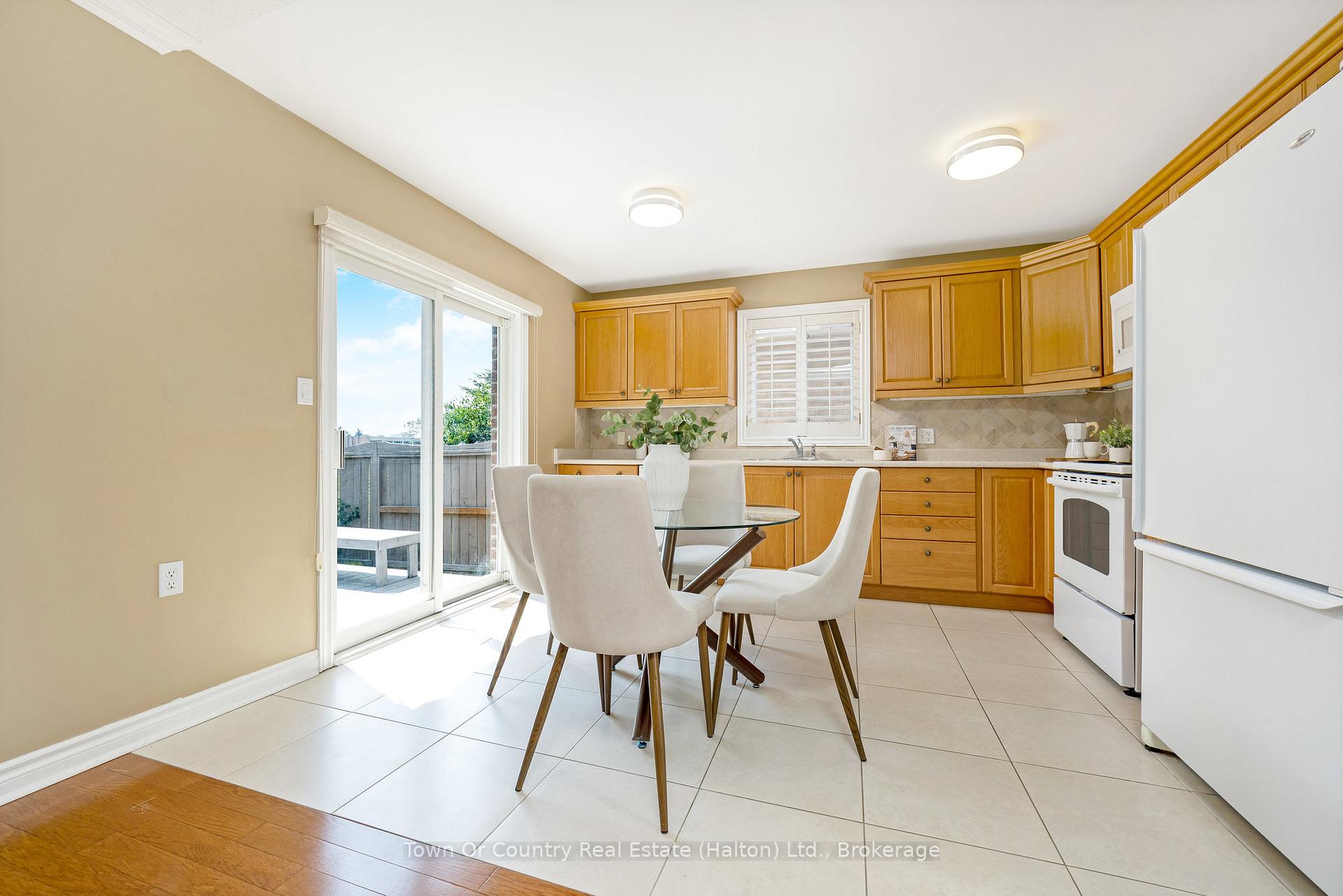Photo 10 of 330 Centennial Forest Drive, Milton, Timberlea — HOMEH