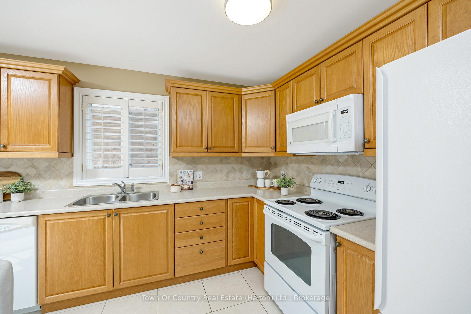 Photo 12 of 330 Centennial Forest Drive, Milton, Timberlea — HOMEH