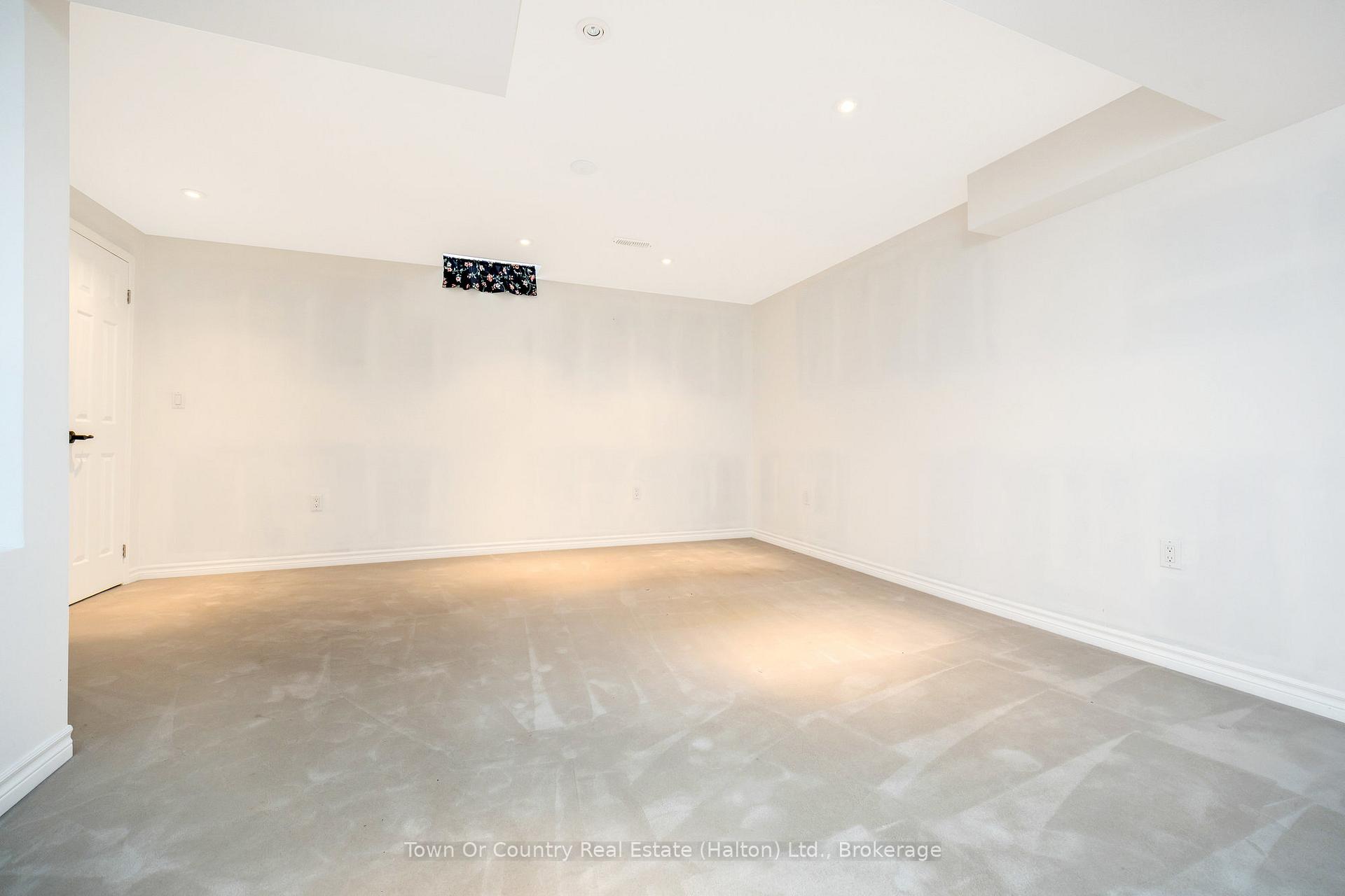 Photo 23 of 330 Centennial Forest Drive, Milton, Timberlea — HOMEH