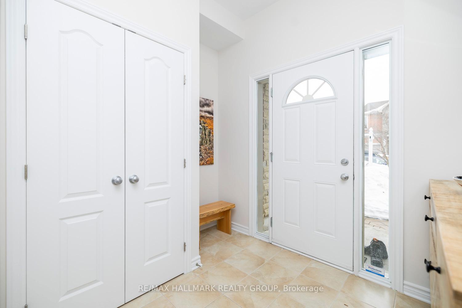 Photo 2 of 1098 Northgraves Crescent, Ottawa, Kanata - Emerald Meadows/Trailwest — HOMEH
