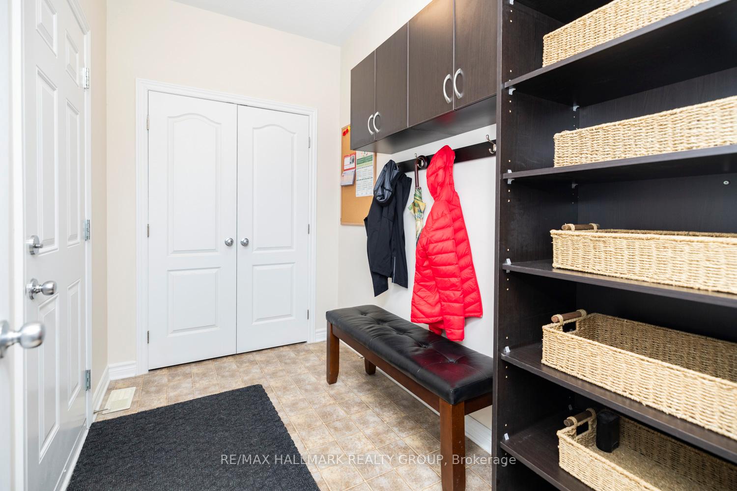 Photo 4 of 1098 Northgraves Crescent, Ottawa, Kanata - Emerald Meadows/Trailwest — HOMEH