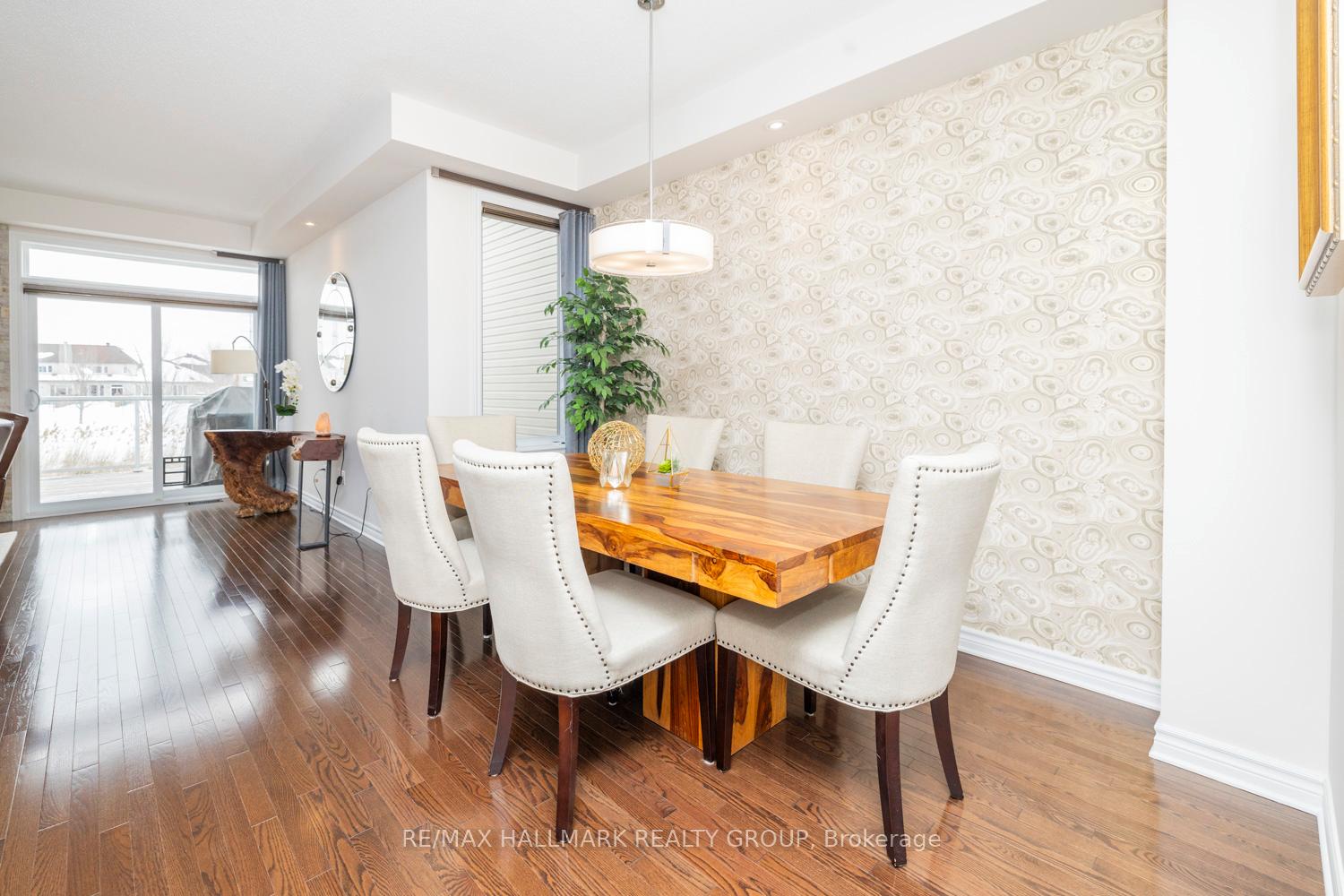 Photo 6 of 1098 Northgraves Crescent, Ottawa, Kanata - Emerald Meadows/Trailwest — HOMEH
