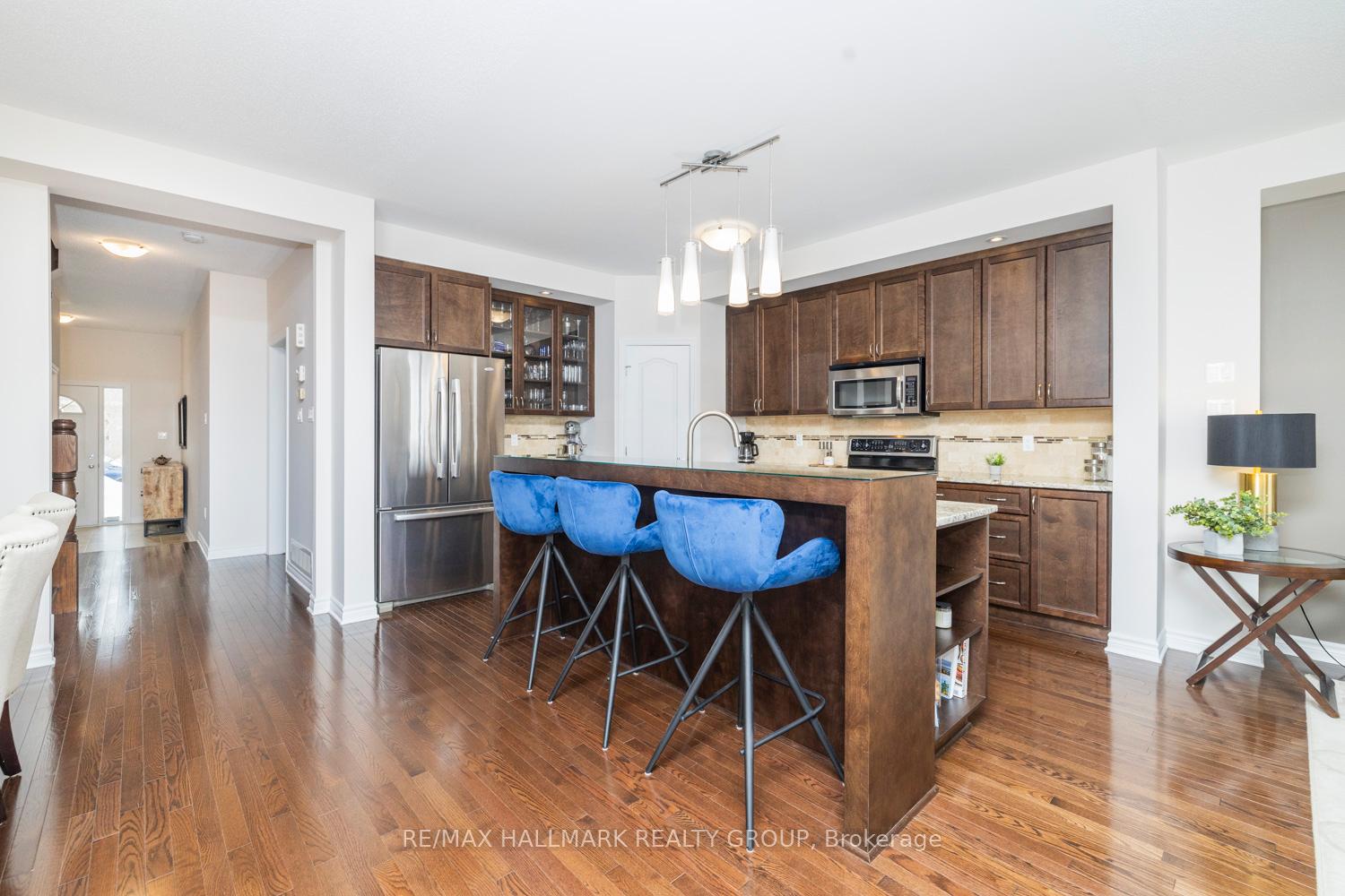 Photo 9 of 1098 Northgraves Crescent, Ottawa, Kanata - Emerald Meadows/Trailwest — HOMEH