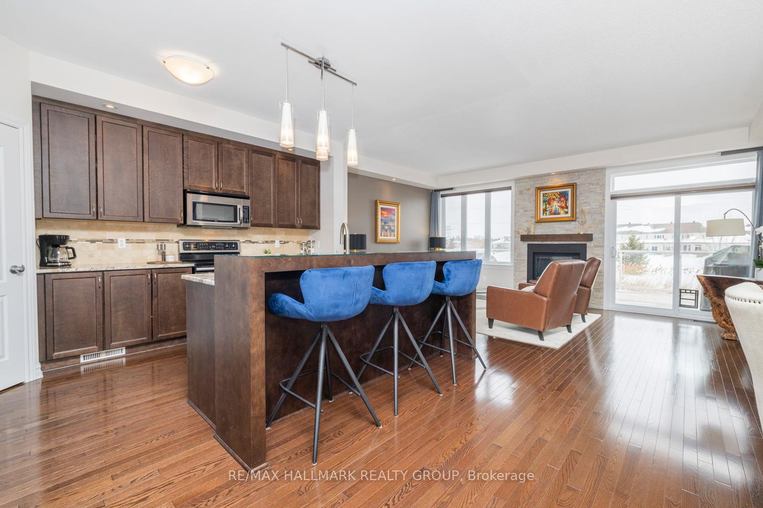 Photo 11 of 1098 Northgraves Crescent, Ottawa, Kanata - Emerald Meadows/Trailwest — HOMEH