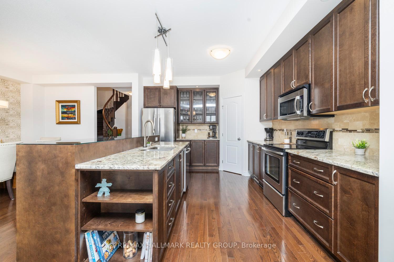 Photo 12 of 1098 Northgraves Crescent, Ottawa, Kanata - Emerald Meadows/Trailwest — HOMEH