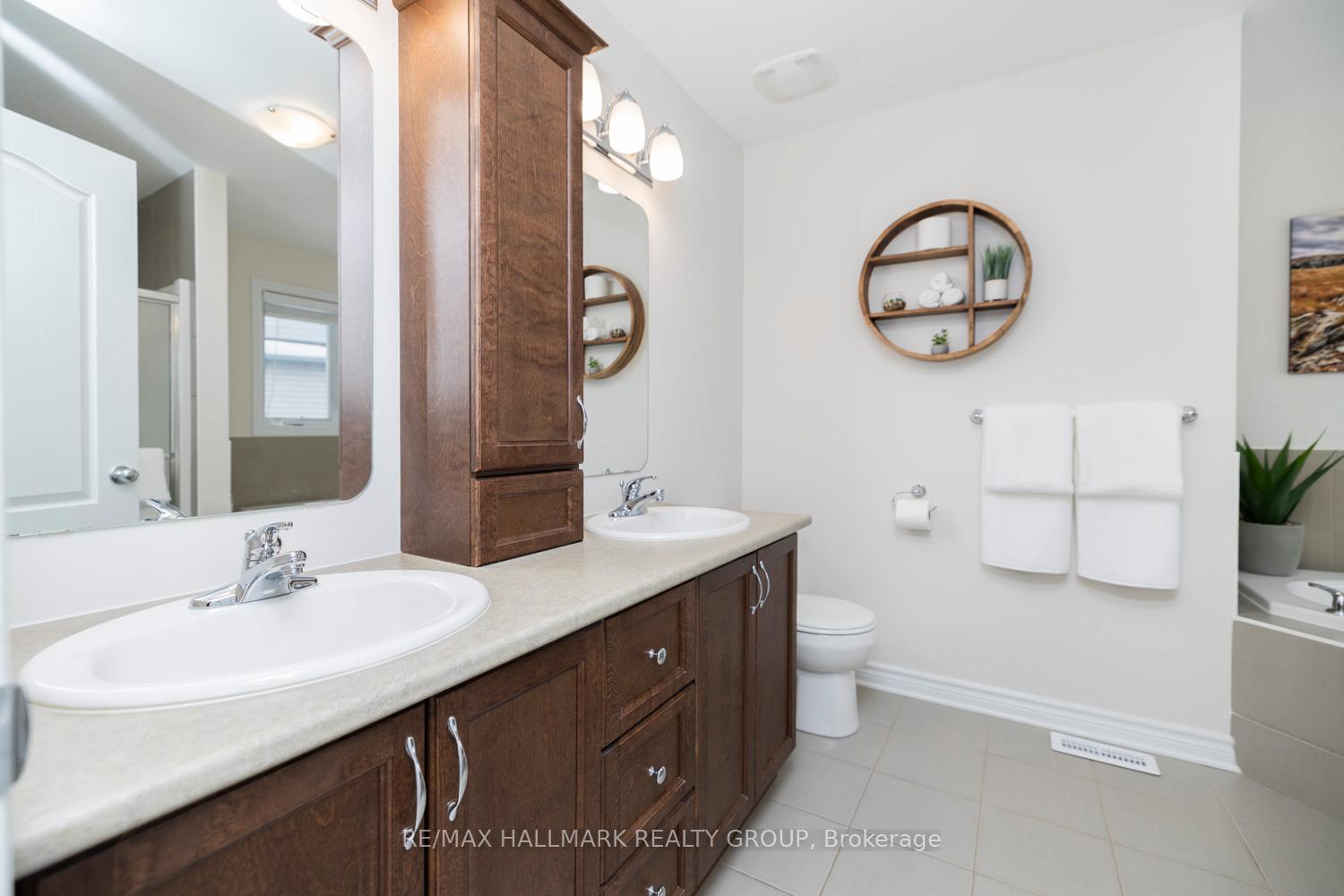 Photo 25 of 1098 Northgraves Crescent, Ottawa, Kanata - Emerald Meadows/Trailwest — HOMEH
