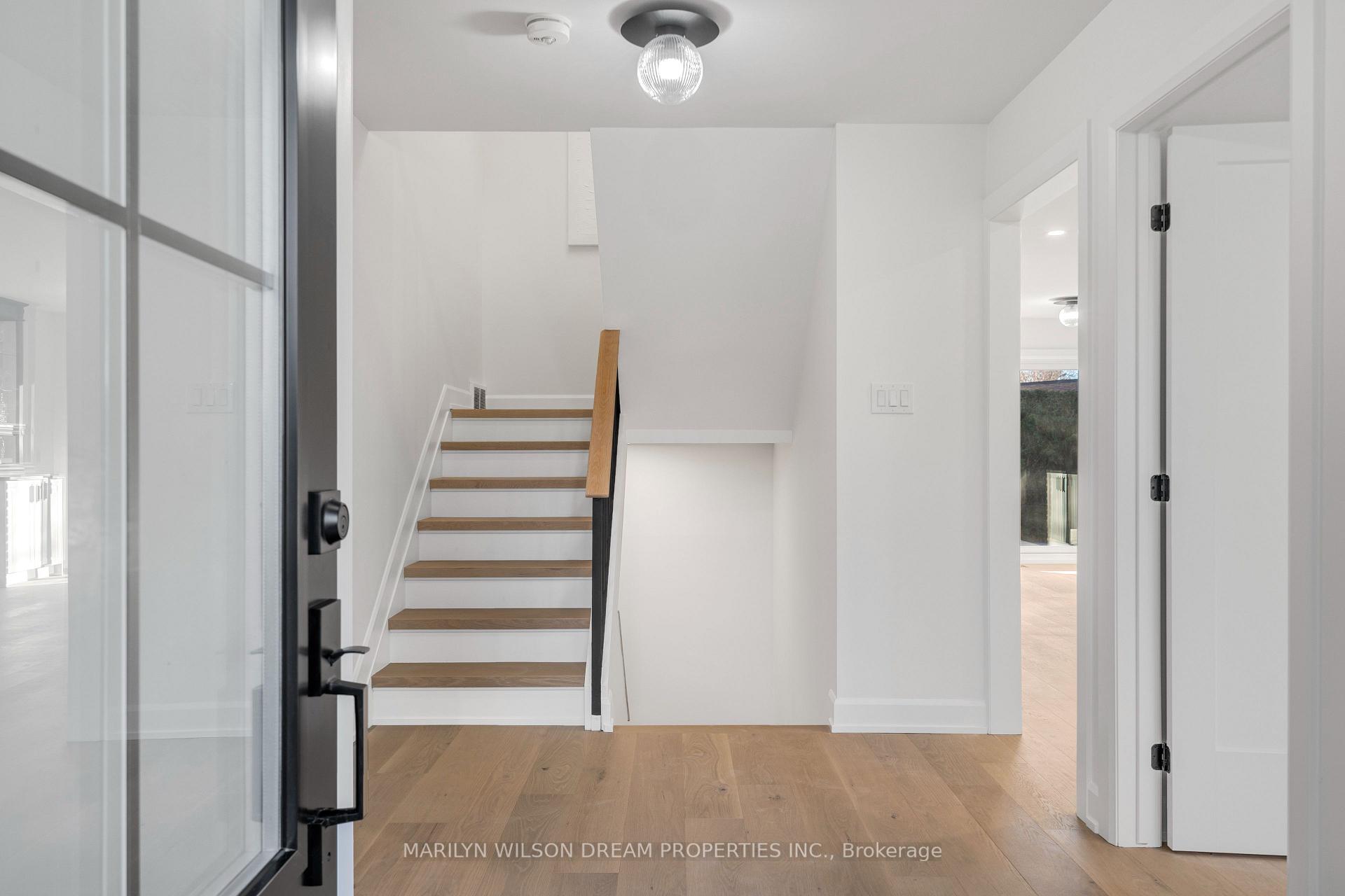 Photo 2 of 5 Rutherford Crescent, Ottawa, Kanata - Beaverbrook — HOMEH