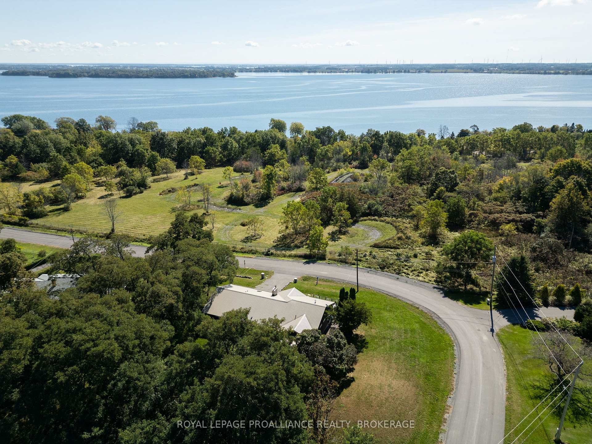 Photo 5 of 792 Sterling Avenue, Kingston, Kingston East (incl CFB Kingston) — HOMEH