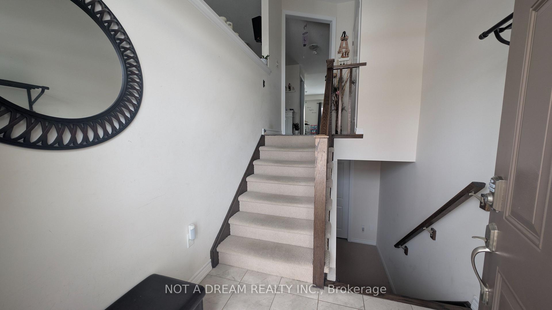 Photo 5 of 4 Hugill Way, Hamilton, Waterdown — HOMEH
