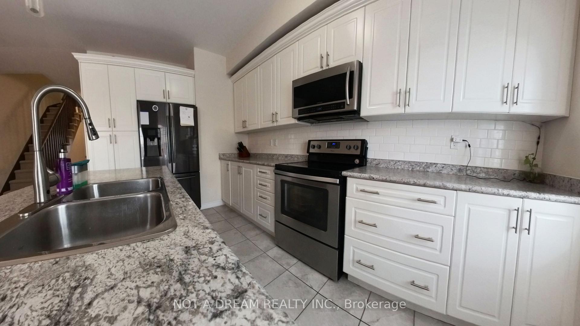 Photo 8 of 4 Hugill Way, Hamilton, Waterdown — HOMEH