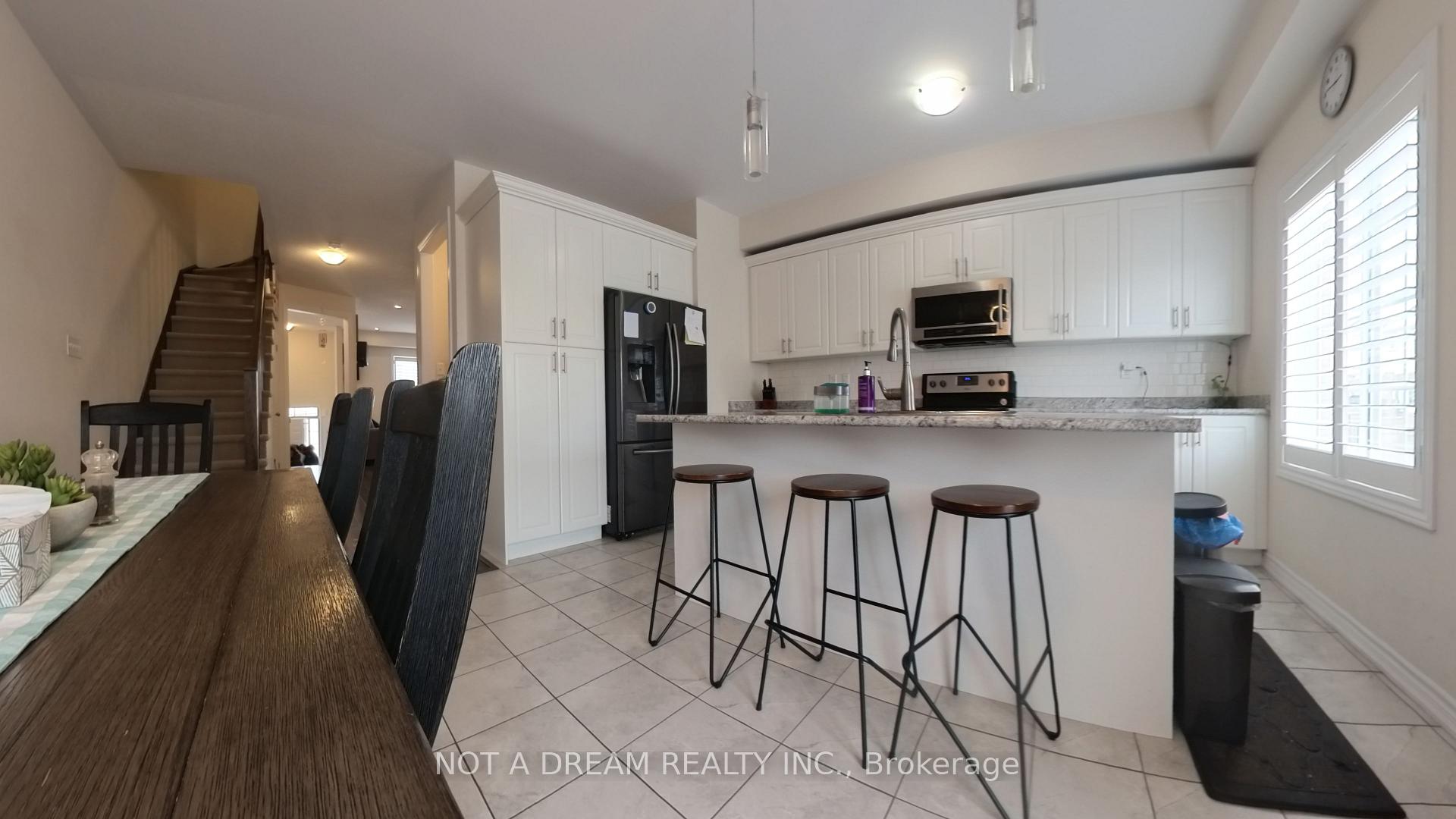 Photo 10 of 4 Hugill Way, Hamilton, Waterdown — HOMEH