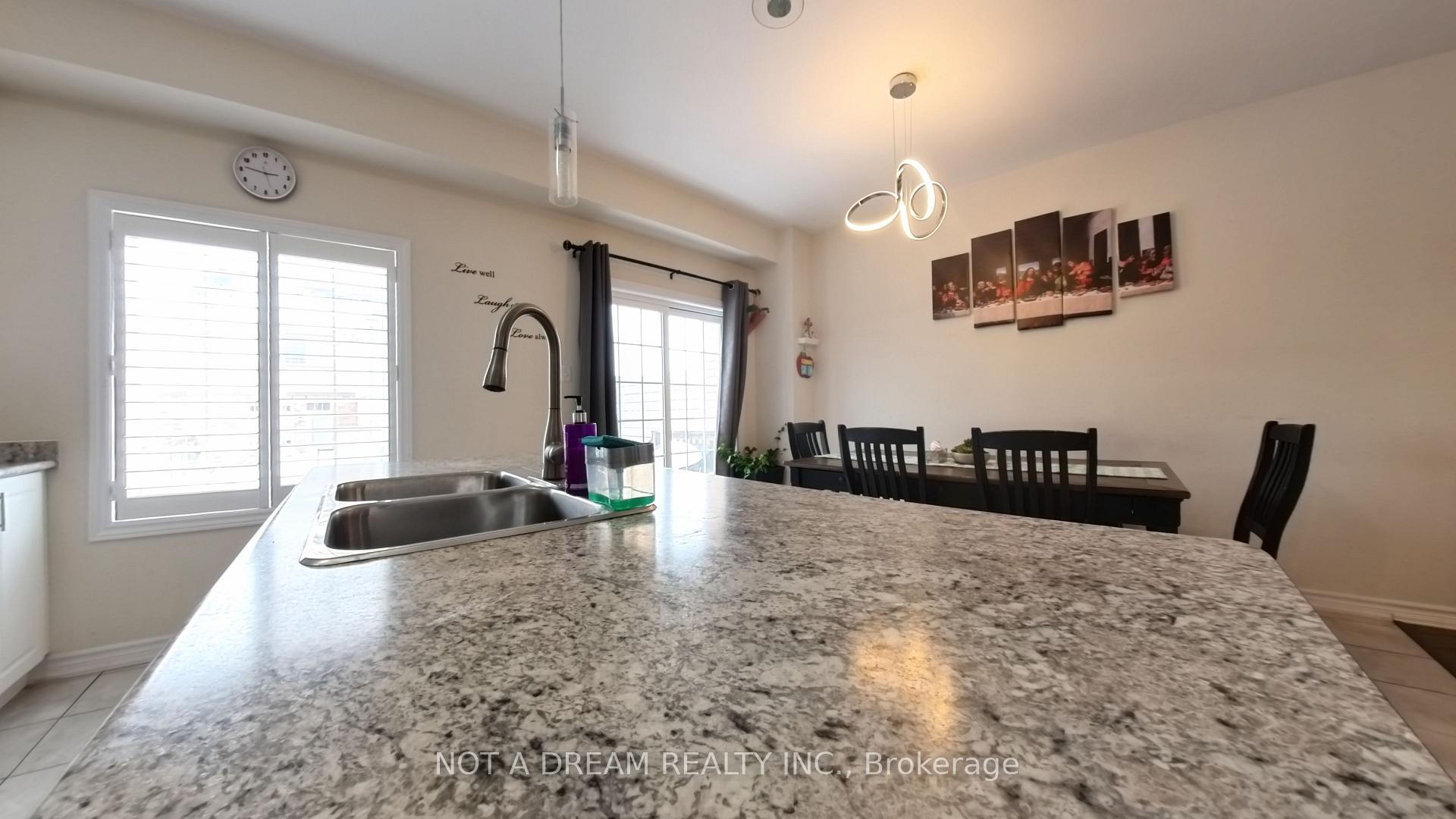 Photo 13 of 4 Hugill Way, Hamilton, Waterdown — HOMEH