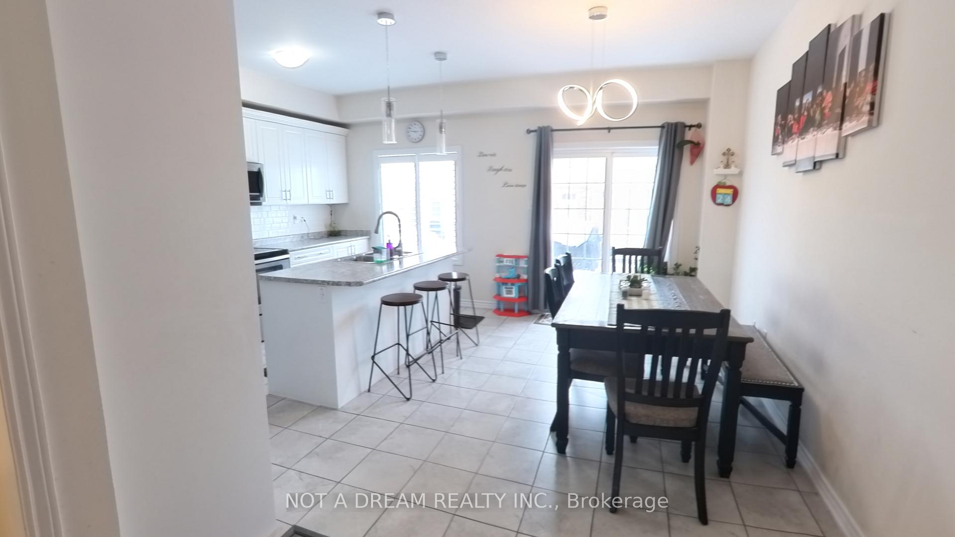 Photo 14 of 4 Hugill Way, Hamilton, Waterdown — HOMEH