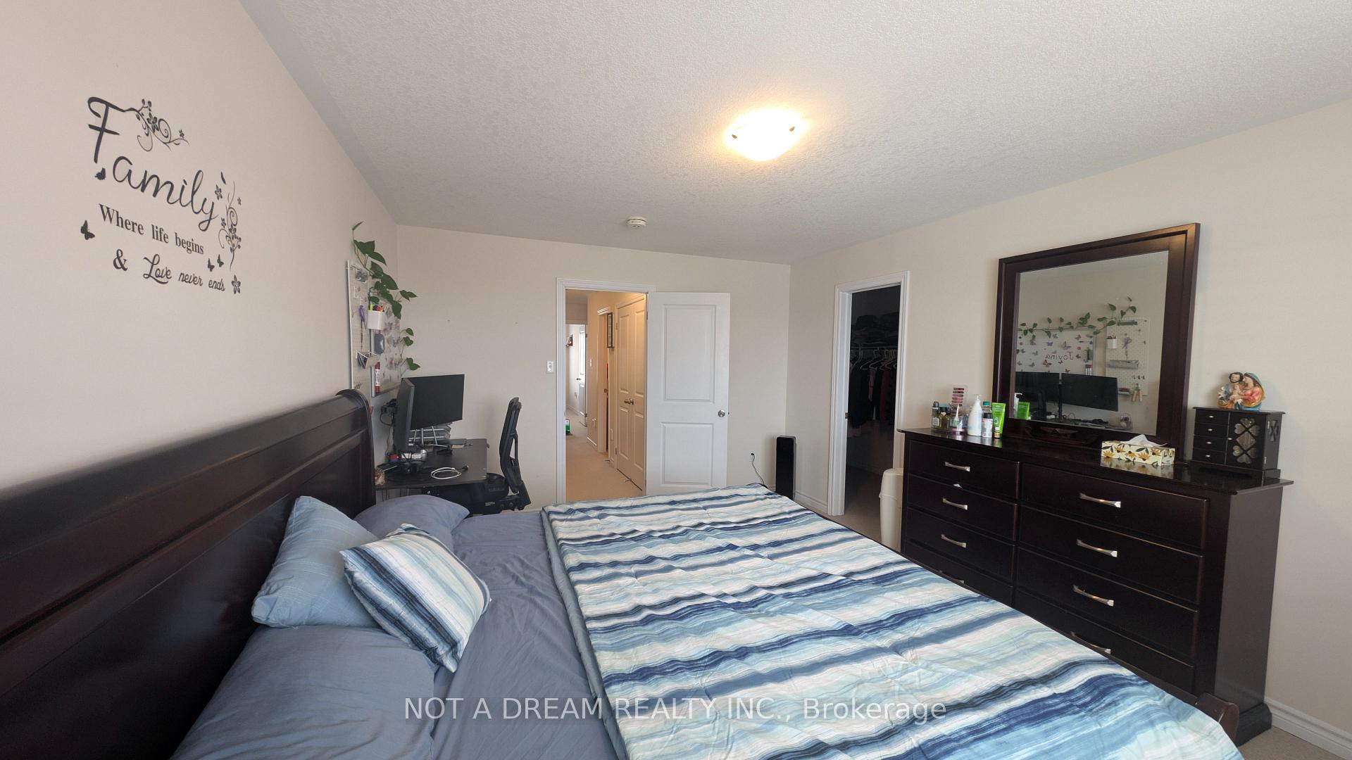 Photo 34 of 4 Hugill Way, Hamilton, Waterdown — HOMEH