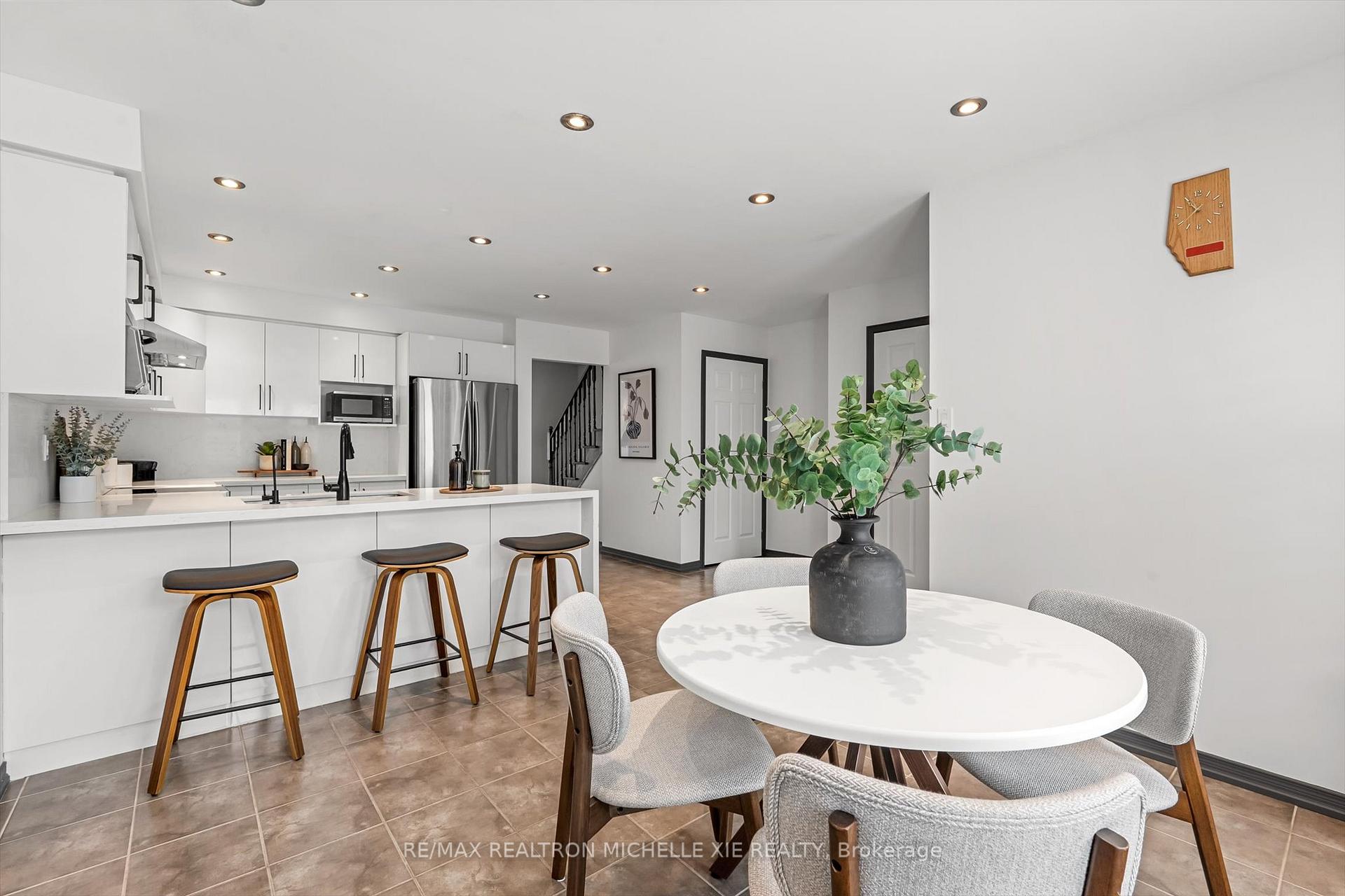 Photo 8 of 1049 Bur Oak Avenue, Markham, Wismer — HOMEH