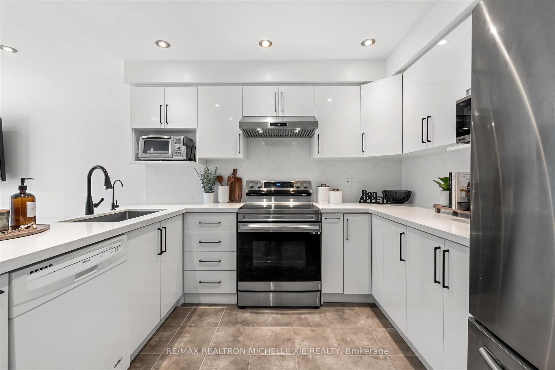 Photo 13 of 1049 Bur Oak Avenue, Markham, Wismer — HOMEH