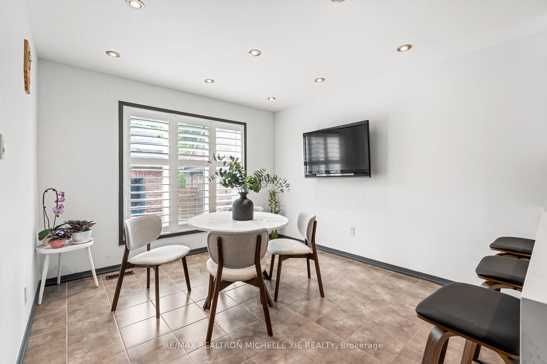 Photo 14 of 1049 Bur Oak Avenue, Markham, Wismer — HOMEH