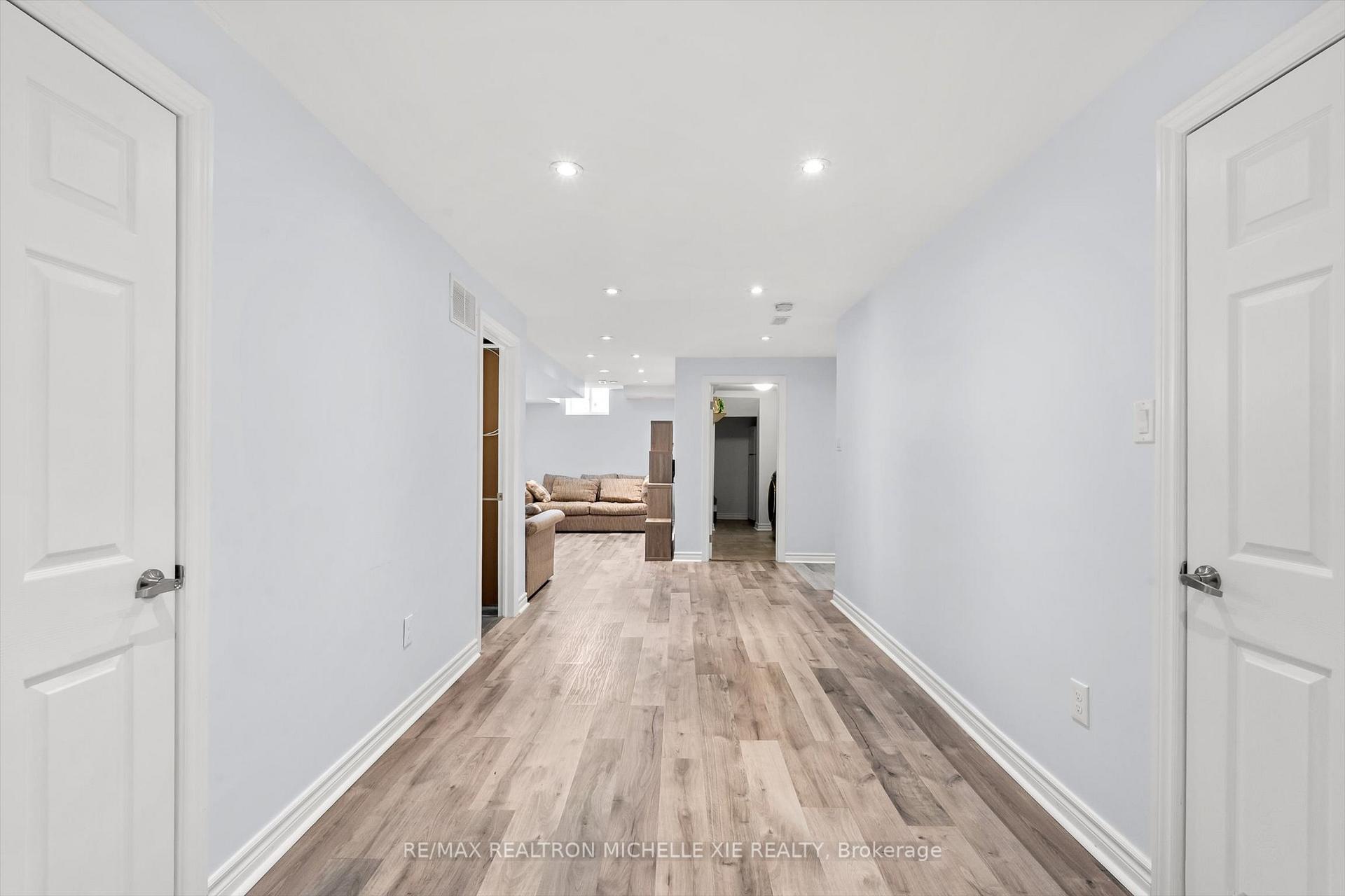 Photo 34 of 1049 Bur Oak Avenue, Markham, Wismer — HOMEH