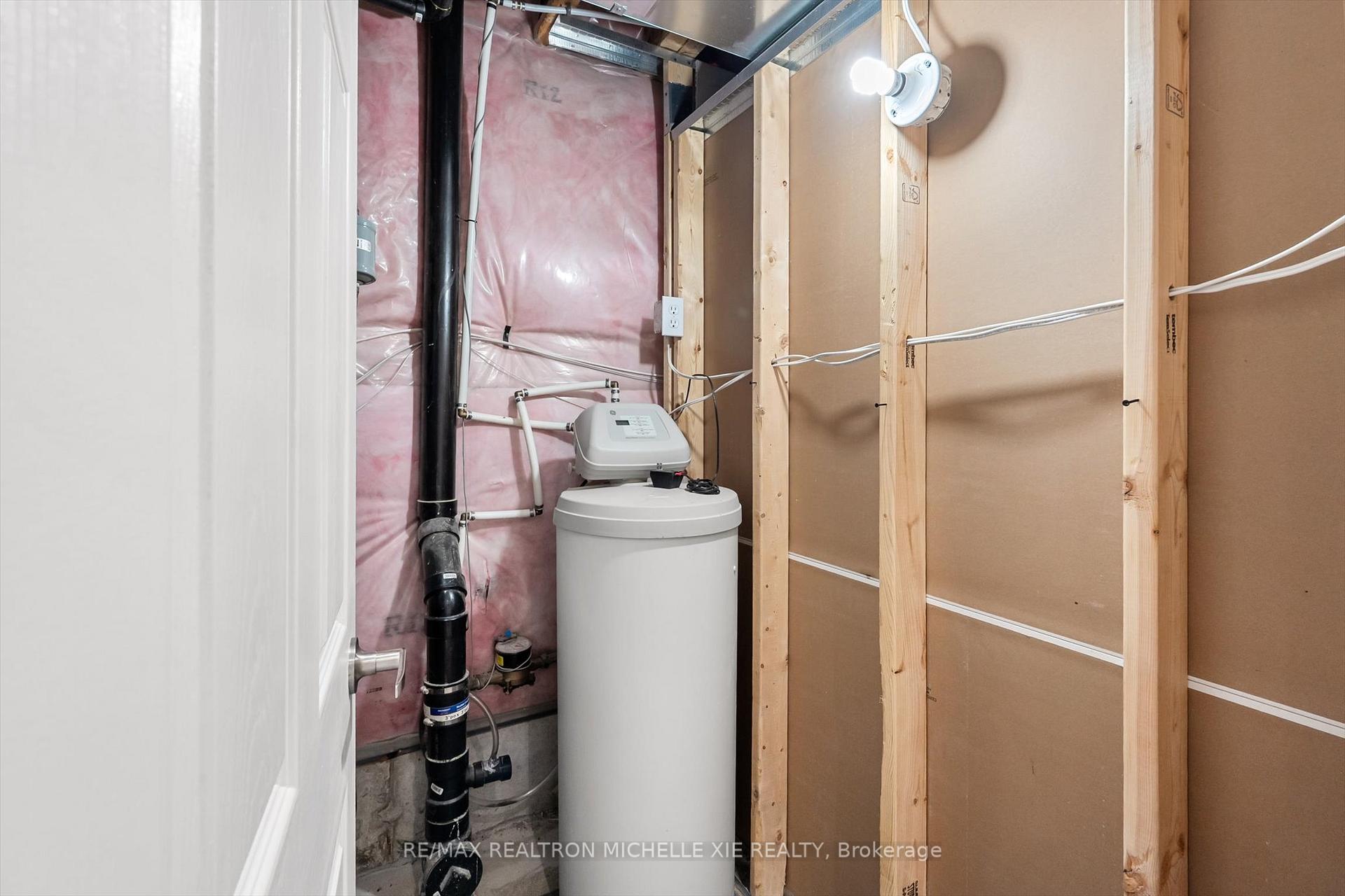 Photo 36 of 1049 Bur Oak Avenue, Markham, Wismer — HOMEH