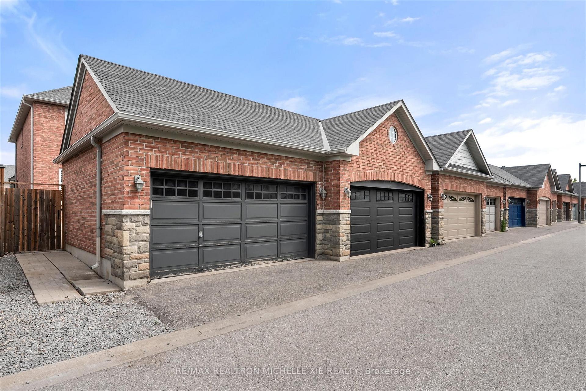 Photo 40 of 1049 Bur Oak Avenue, Markham, Wismer — HOMEH