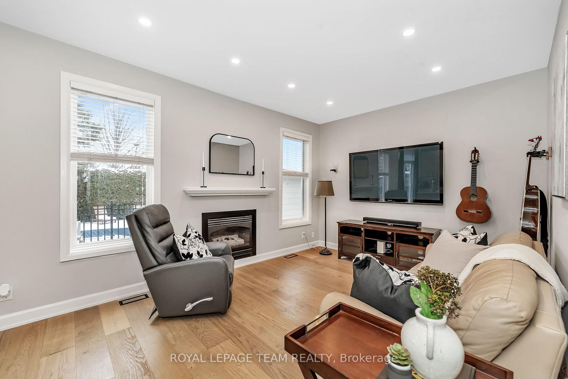 Photo 12 of 38 Birchfield Avenue, Ottawa, Kanata - Emerald Meadows/Trailwest — HOMEH