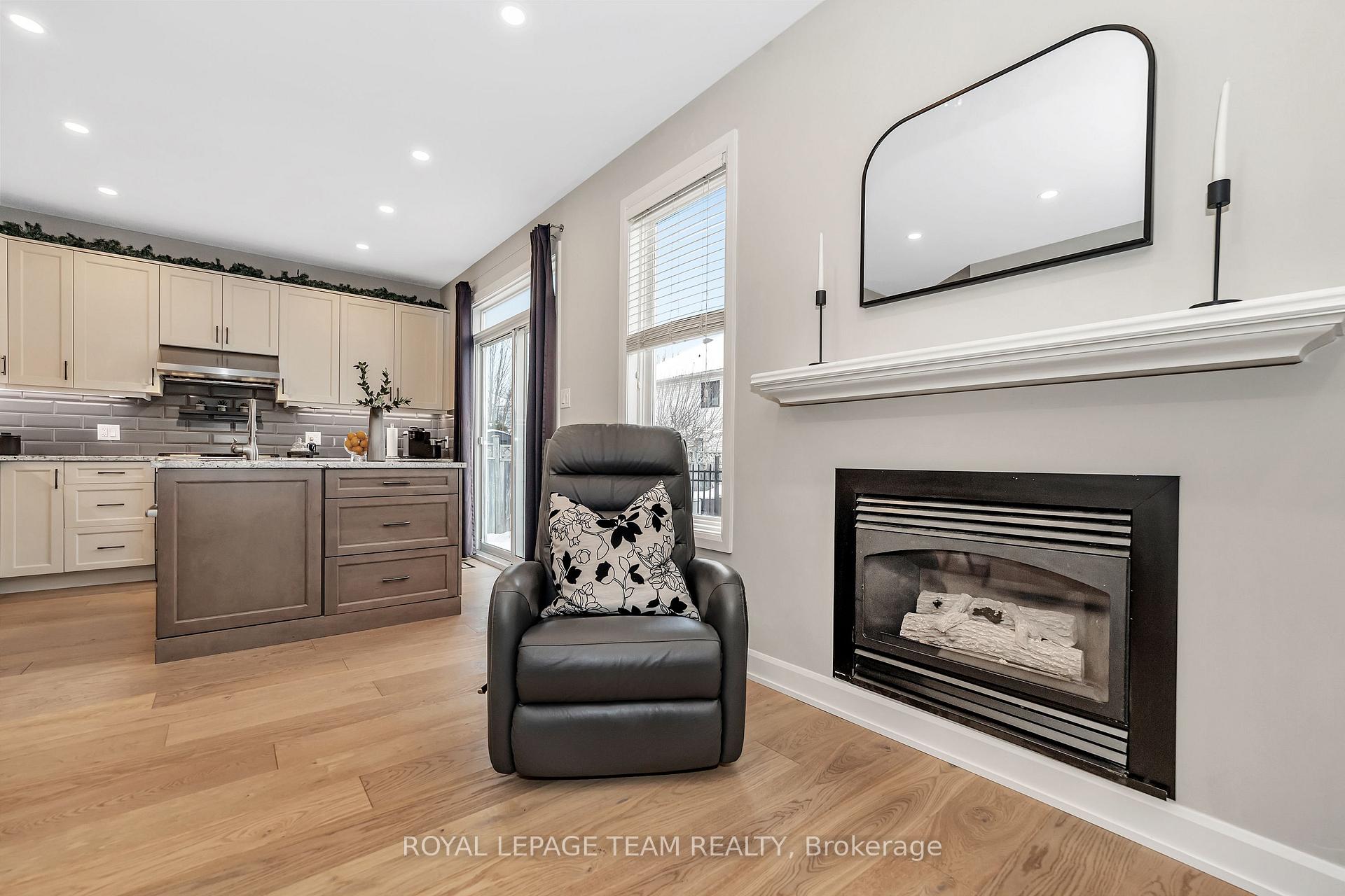 Photo 14 of 38 Birchfield Avenue, Ottawa, Kanata - Emerald Meadows/Trailwest — HOMEH