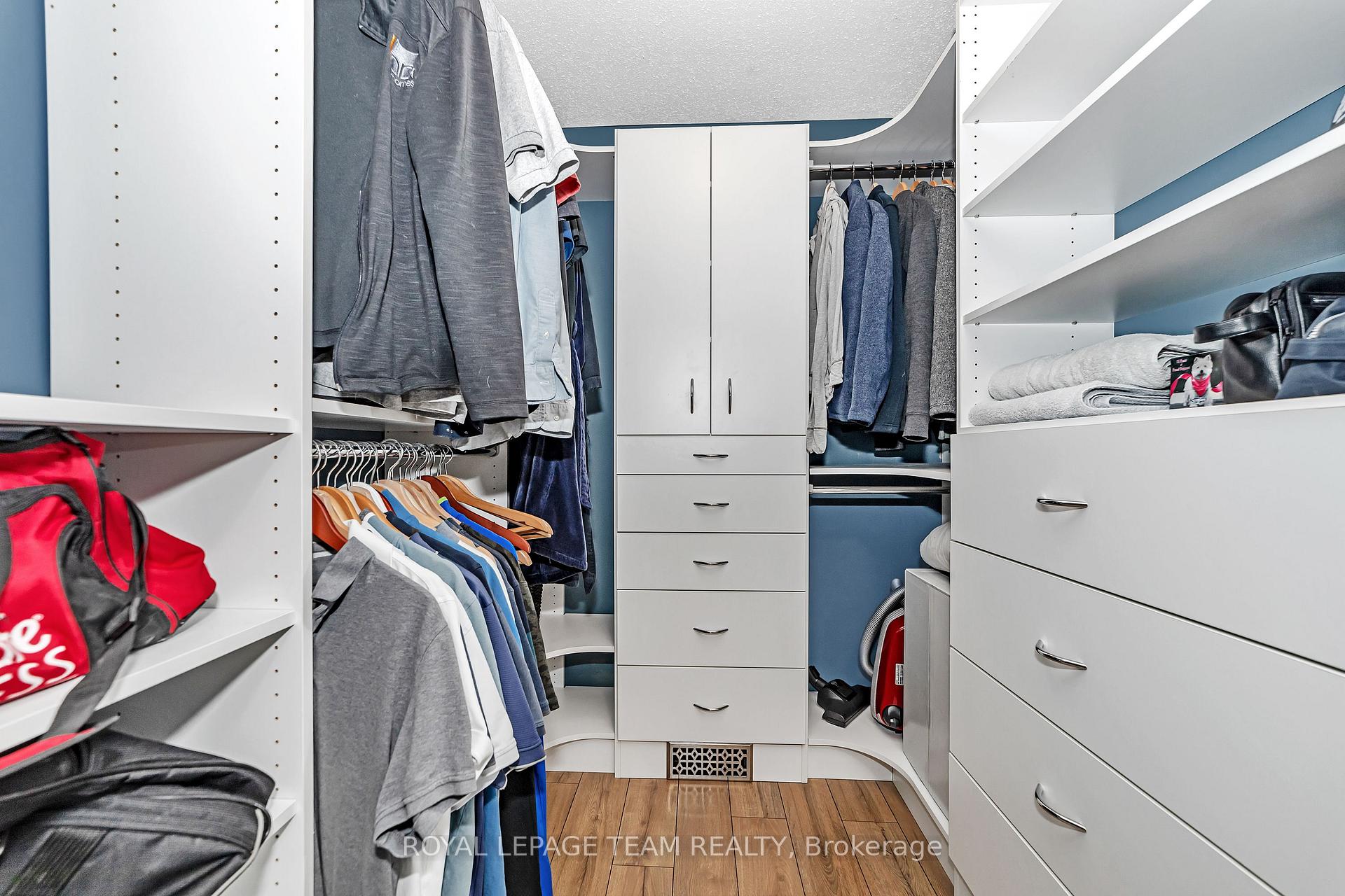 Photo 17 of 38 Birchfield Avenue, Ottawa, Kanata - Emerald Meadows/Trailwest — HOMEH