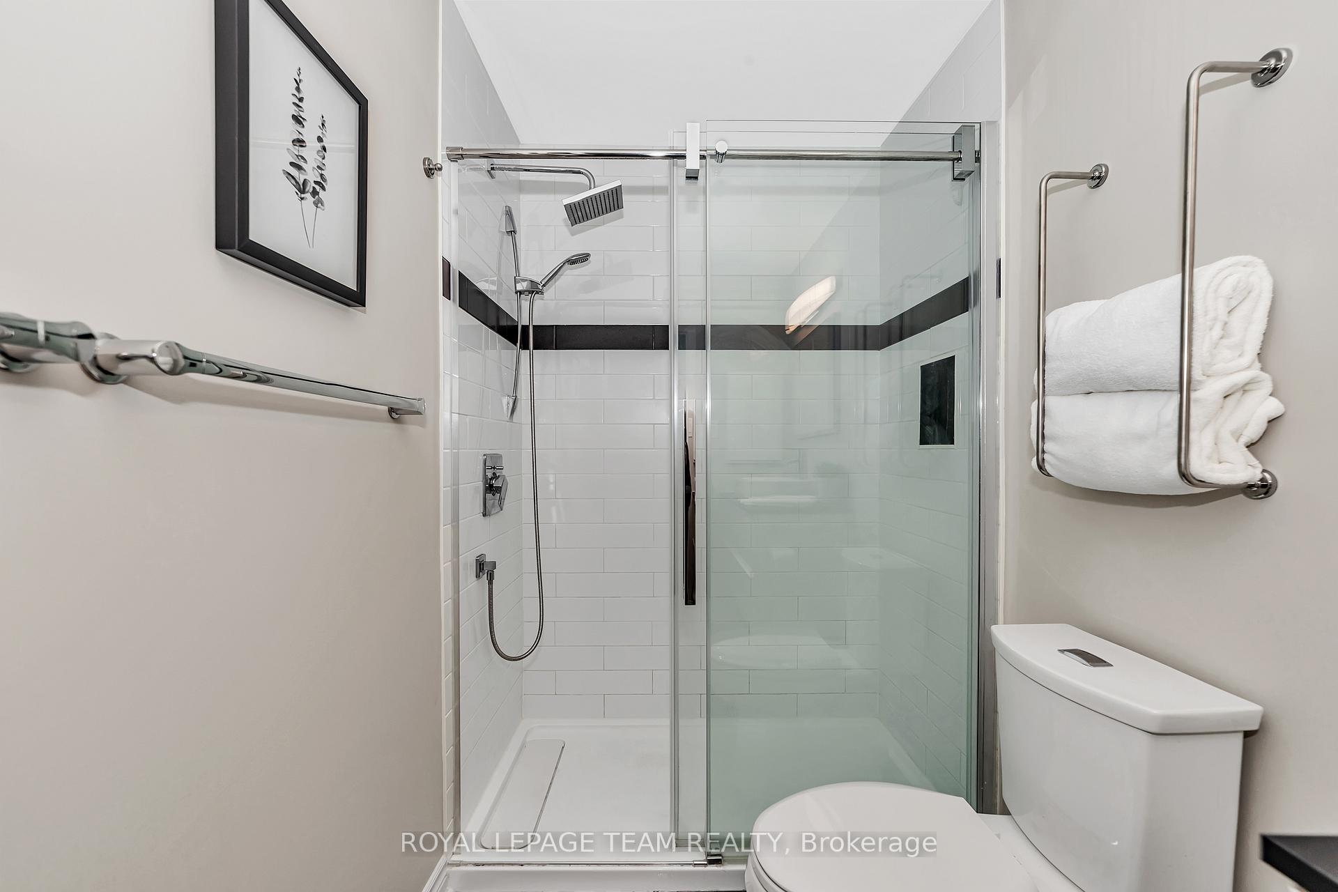 Photo 19 of 38 Birchfield Avenue, Ottawa, Kanata - Emerald Meadows/Trailwest — HOMEH