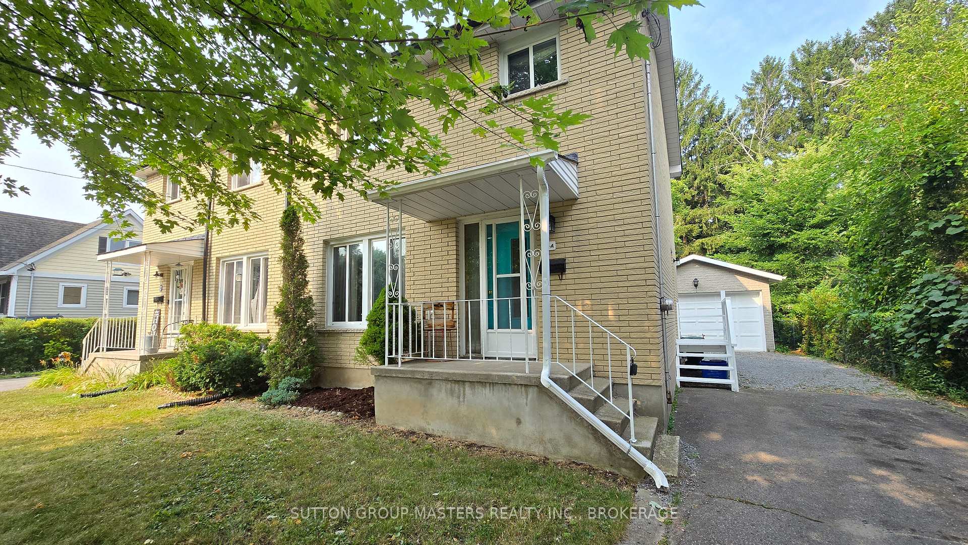 Front of 7A Bishop Street