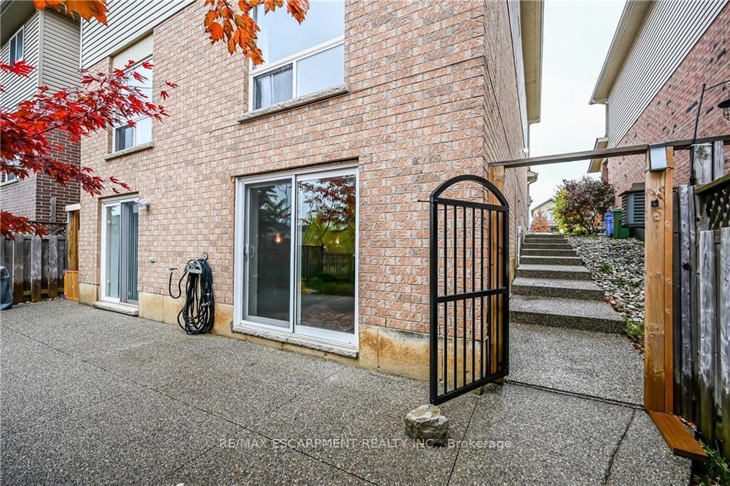 Photo 3 of Unit Lower, 129 Thames Way, Hamilton, Mount Hope — HOMEH