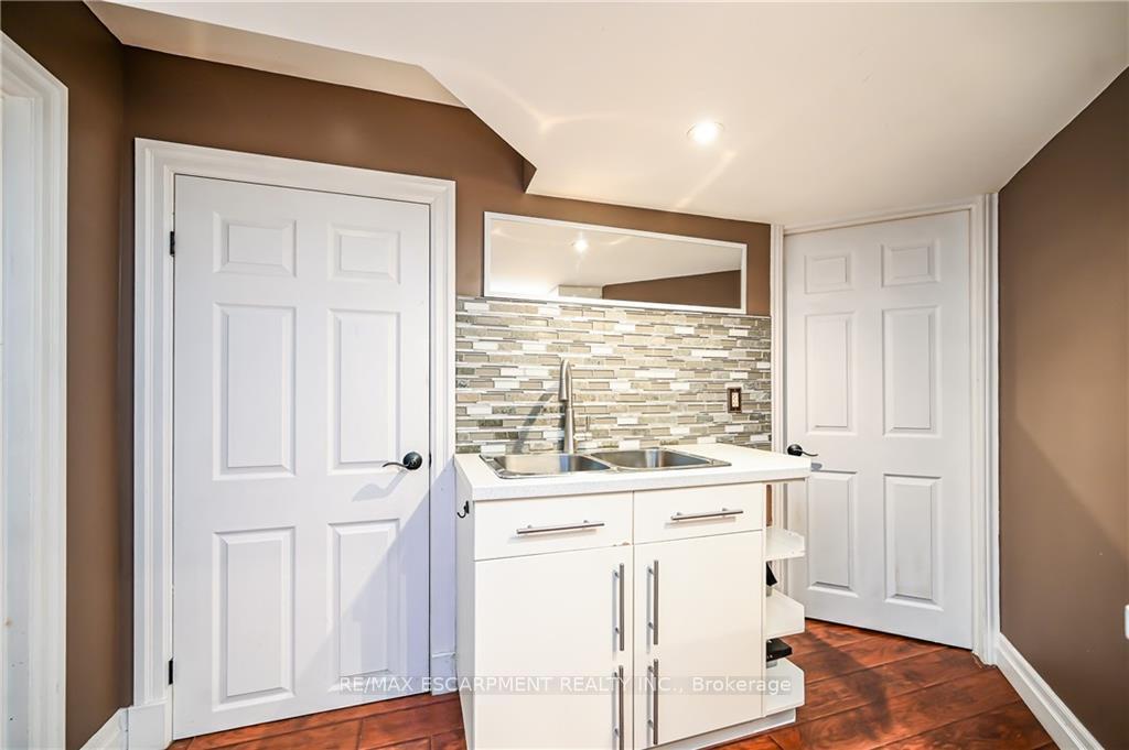 Photo 13 of Unit Lower, 129 Thames Way, Hamilton, Mount Hope — HOMEH