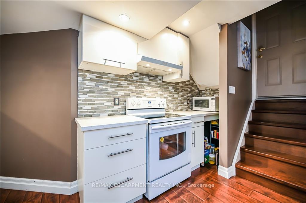 Photo 15 of Unit Lower, 129 Thames Way, Hamilton, Mount Hope — HOMEH