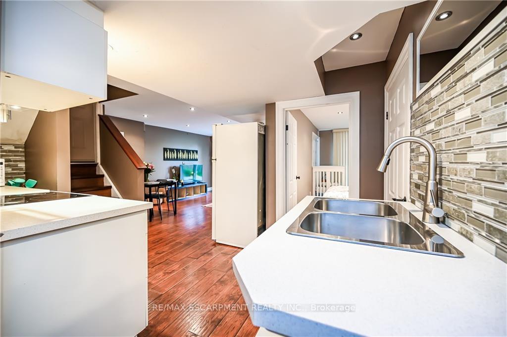 Photo 16 of Unit Lower, 129 Thames Way, Hamilton, Mount Hope — HOMEH