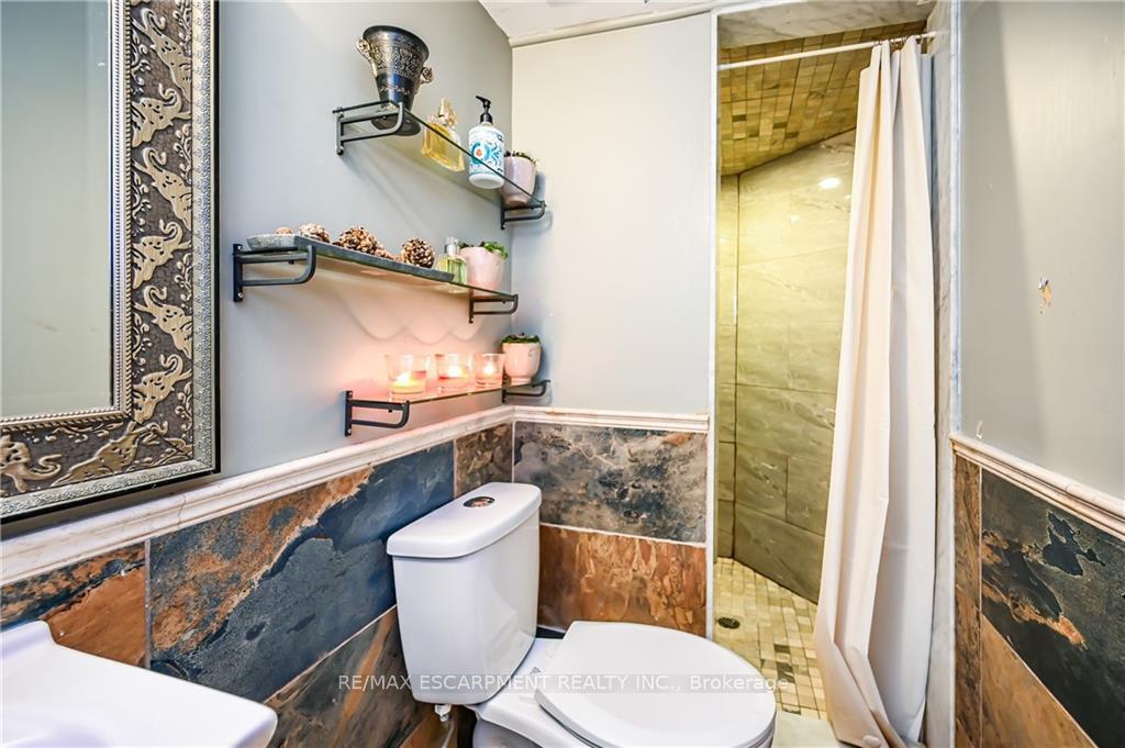 Photo 18 of Unit Lower, 129 Thames Way, Hamilton, Mount Hope — HOMEH