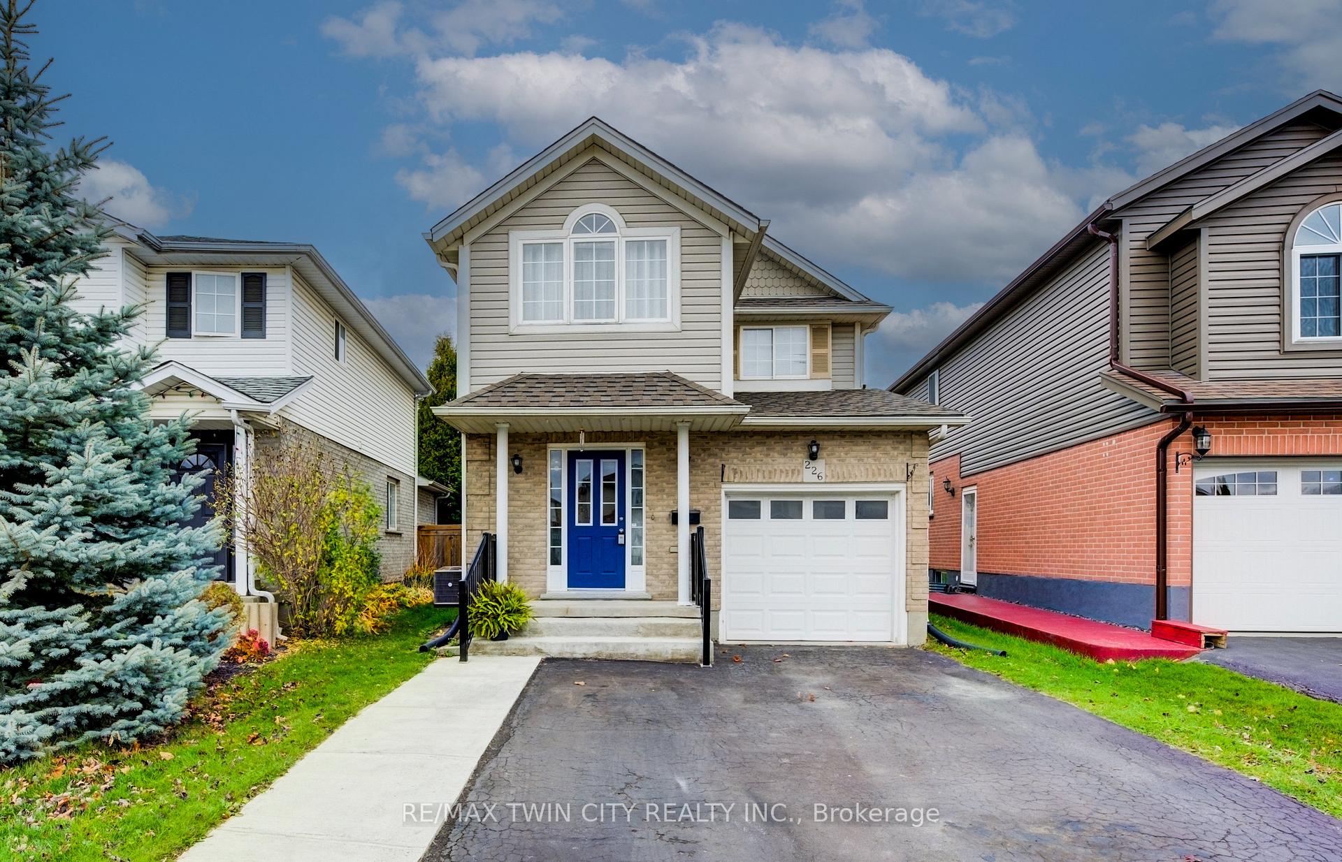 Photo 1 of 226 Wilderness Drive, Kitchener, Larentian West — HOMEH