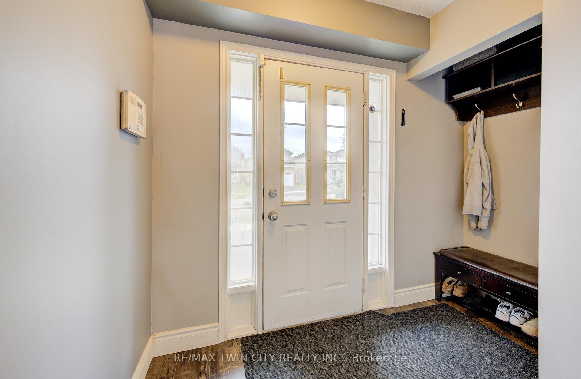 Photo 3 of 226 Wilderness Drive, Kitchener, Larentian West — HOMEH