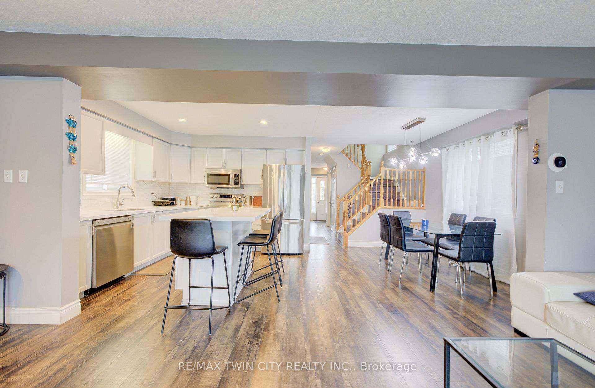 Photo 7 of 226 Wilderness Drive, Kitchener, Larentian West — HOMEH