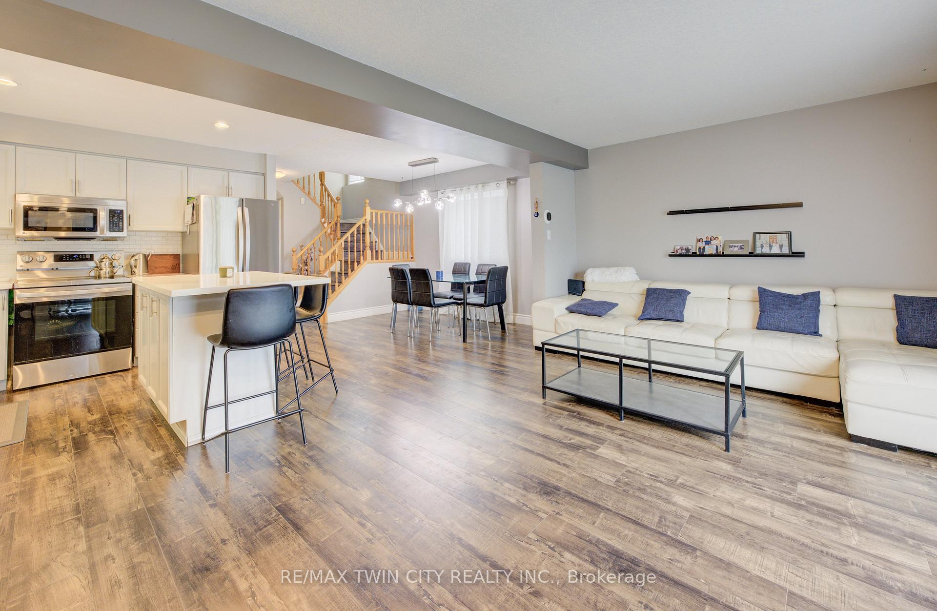 Photo 13 of 226 Wilderness Drive, Kitchener, Larentian West — HOMEH