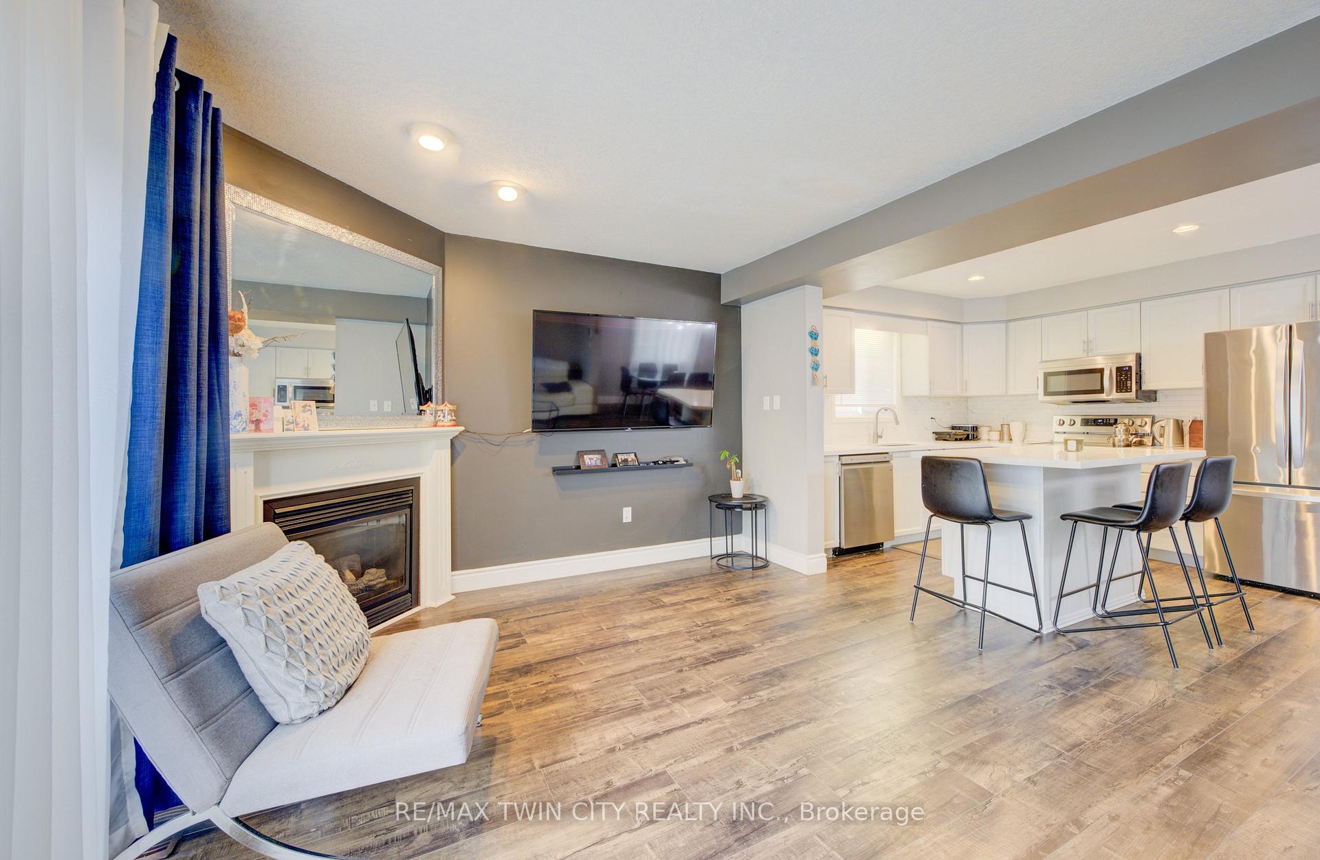 Photo 15 of 226 Wilderness Drive, Kitchener, Larentian West — HOMEH