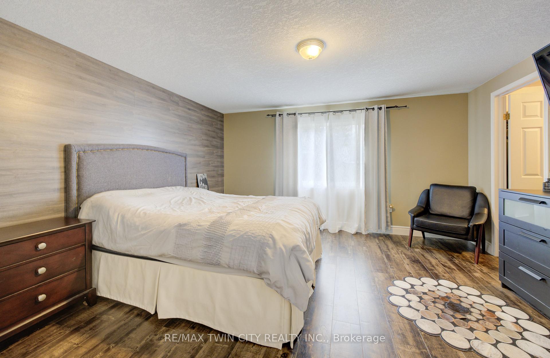 Photo 19 of 226 Wilderness Drive, Kitchener, Larentian West — HOMEH