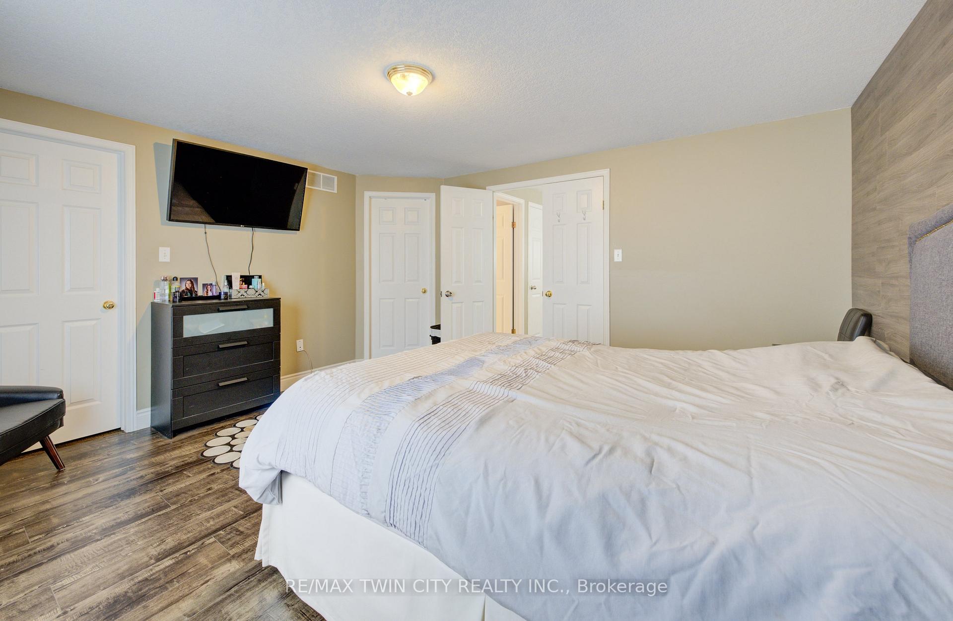 Photo 20 of 226 Wilderness Drive, Kitchener, Larentian West — HOMEH