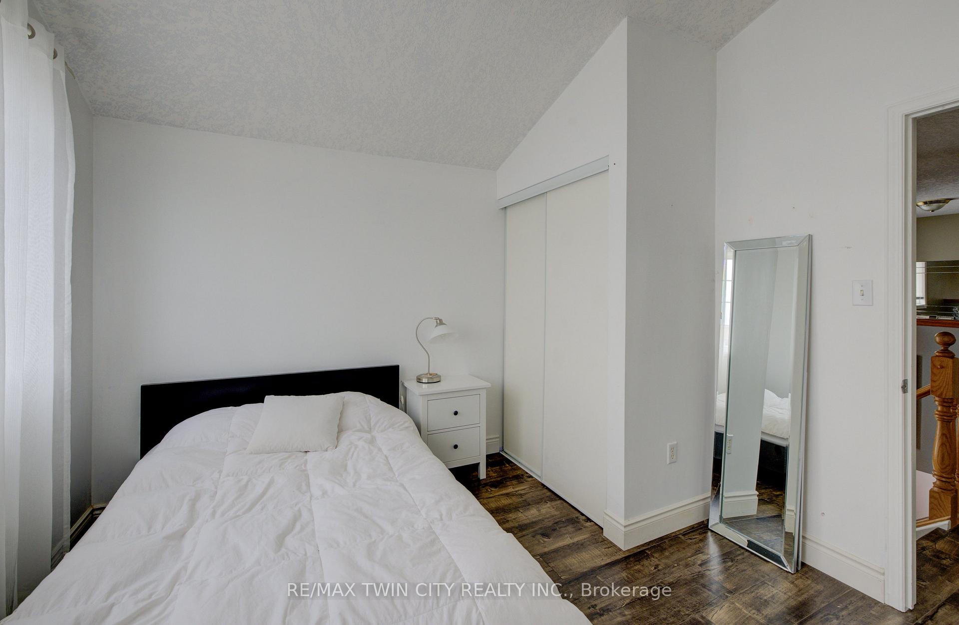 Photo 27 of 226 Wilderness Drive, Kitchener, Larentian West — HOMEH
