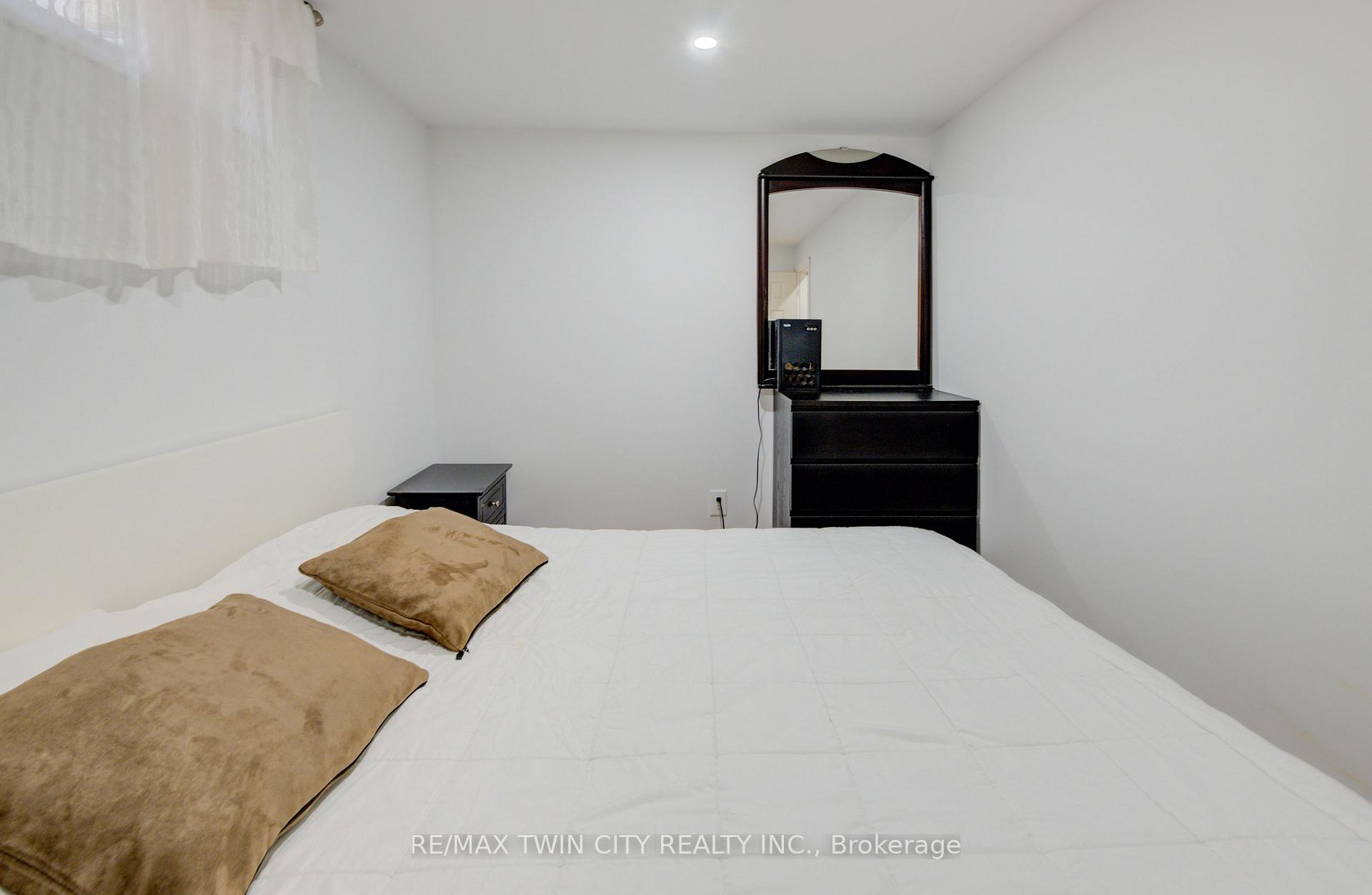 Photo 32 of 226 Wilderness Drive, Kitchener, Larentian West — HOMEH