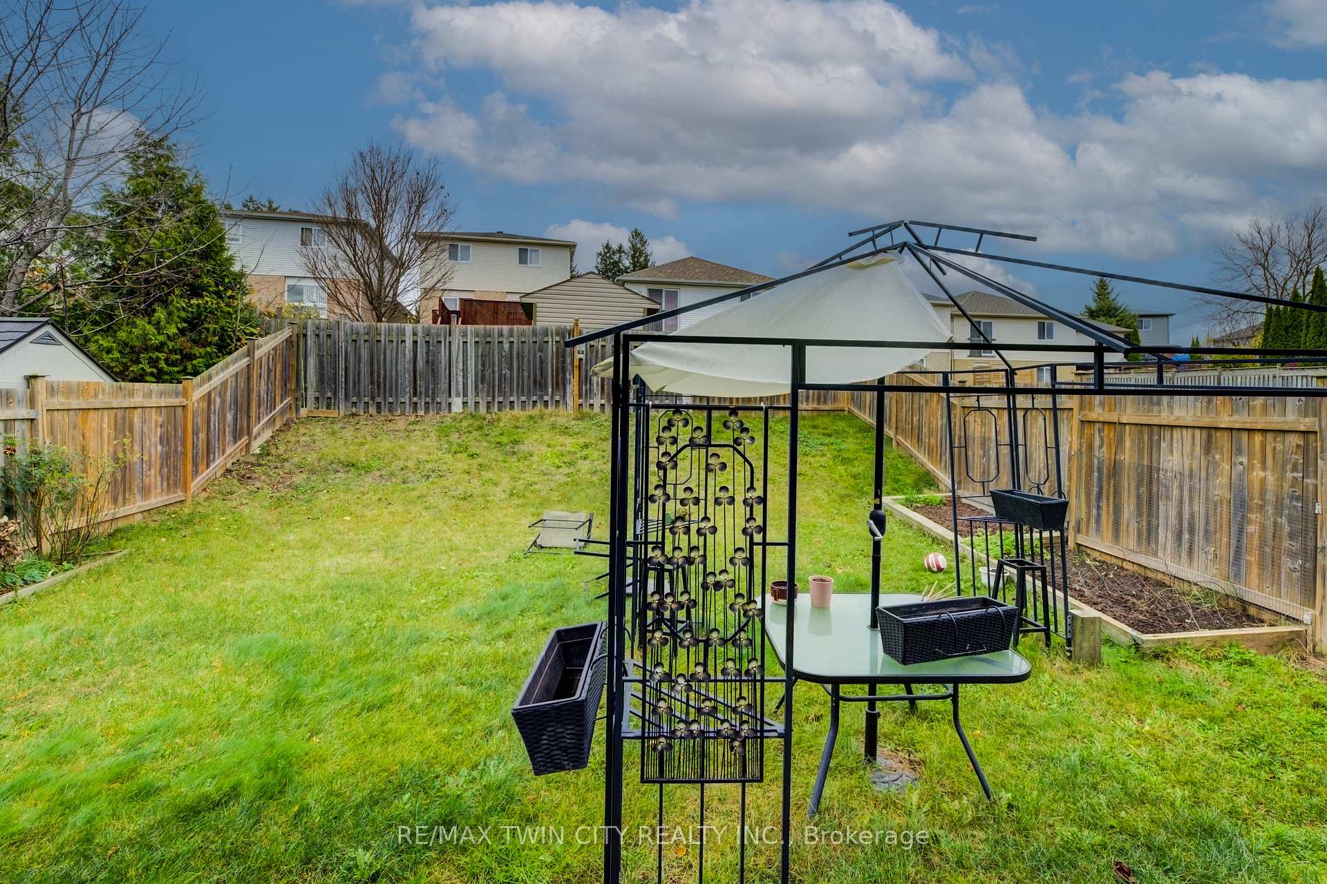 Photo 34 of 226 Wilderness Drive, Kitchener, Larentian West — HOMEH