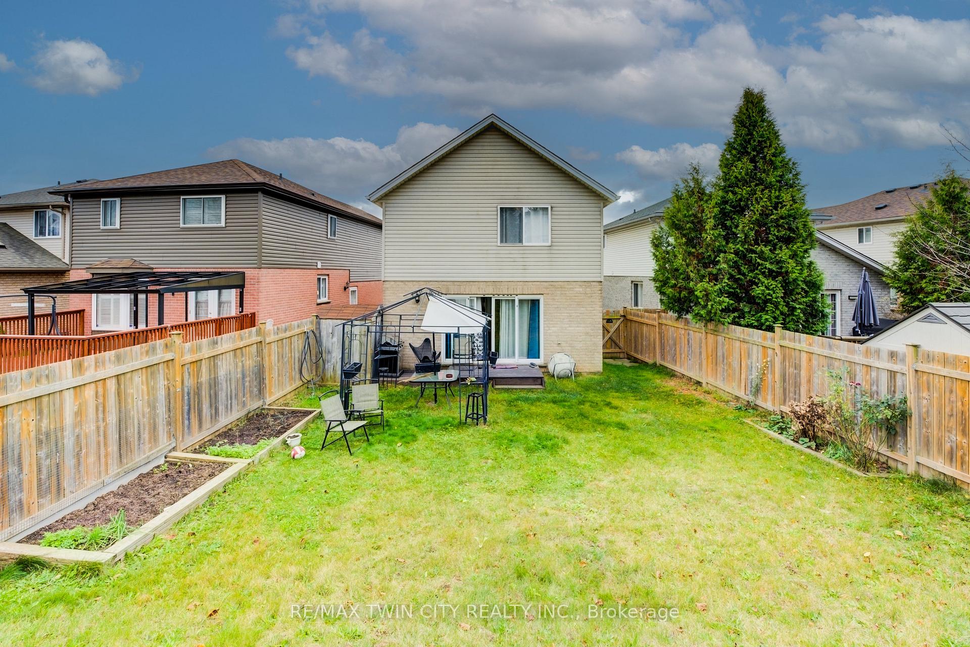 Photo 35 of 226 Wilderness Drive, Kitchener, Larentian West — HOMEH