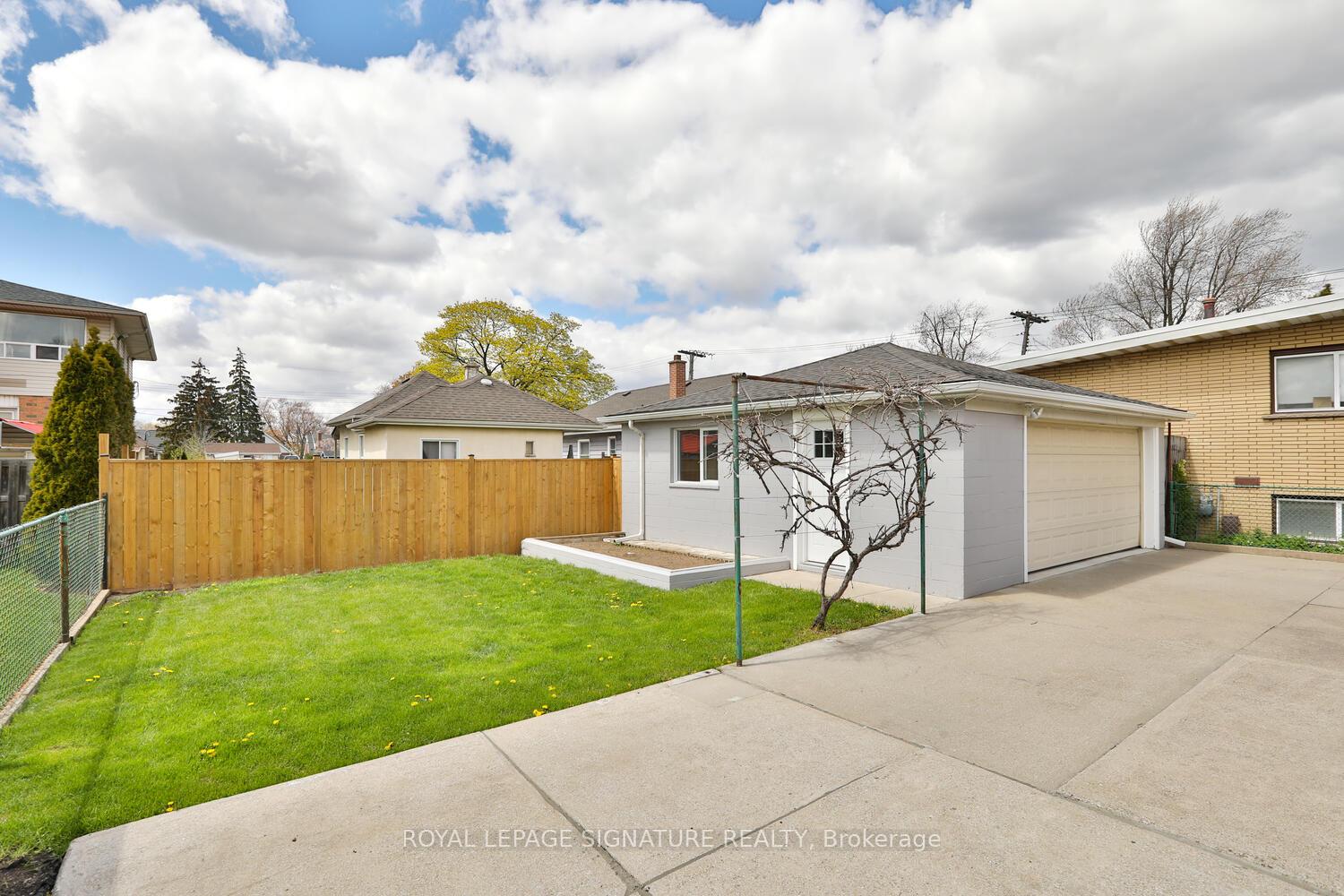 Photo 17 of 142 Allenby Avenue, Hamilton, Balfour — HOMEH