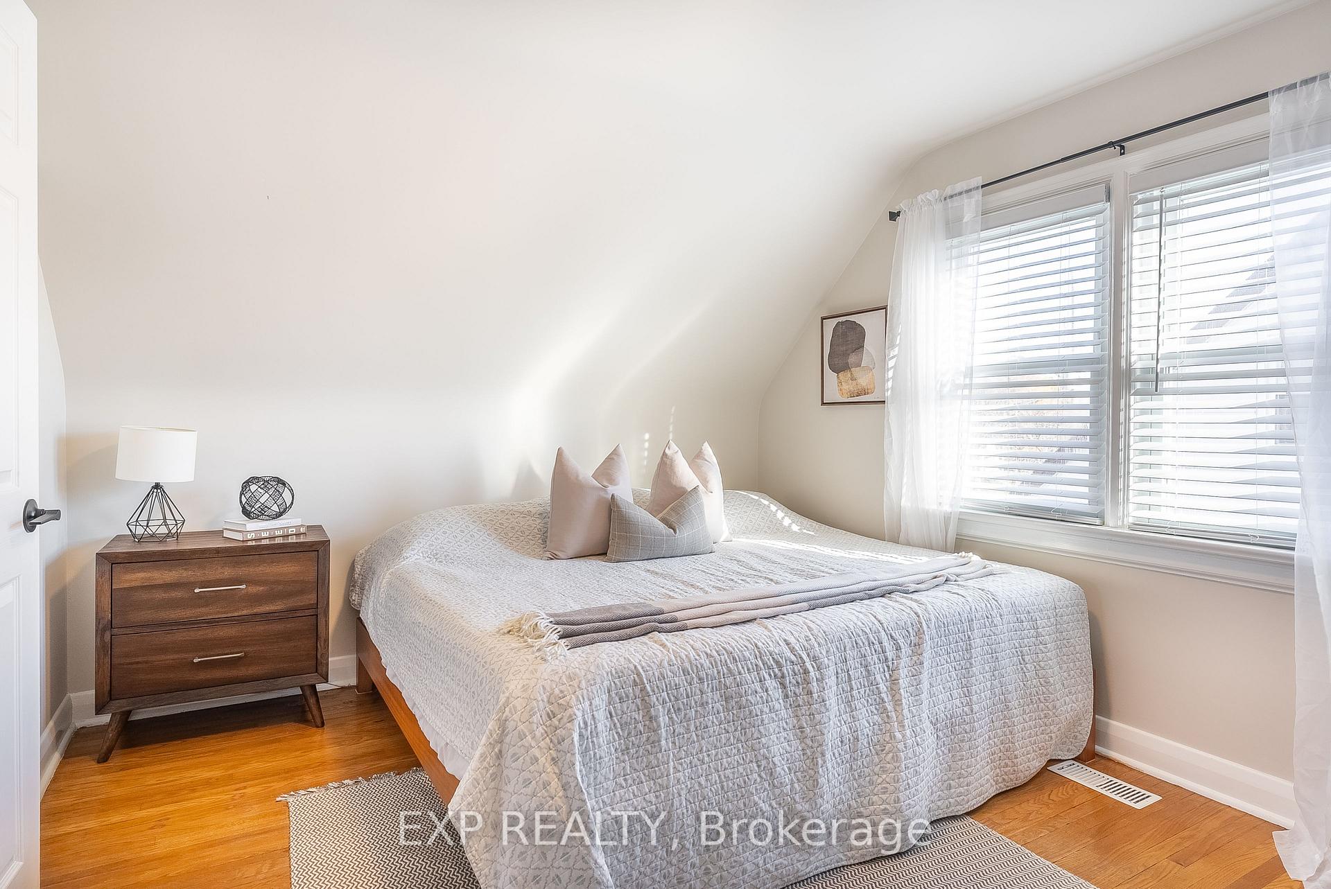 Photo 5 of 645 Weber Street E, Kitchener — HOMEH